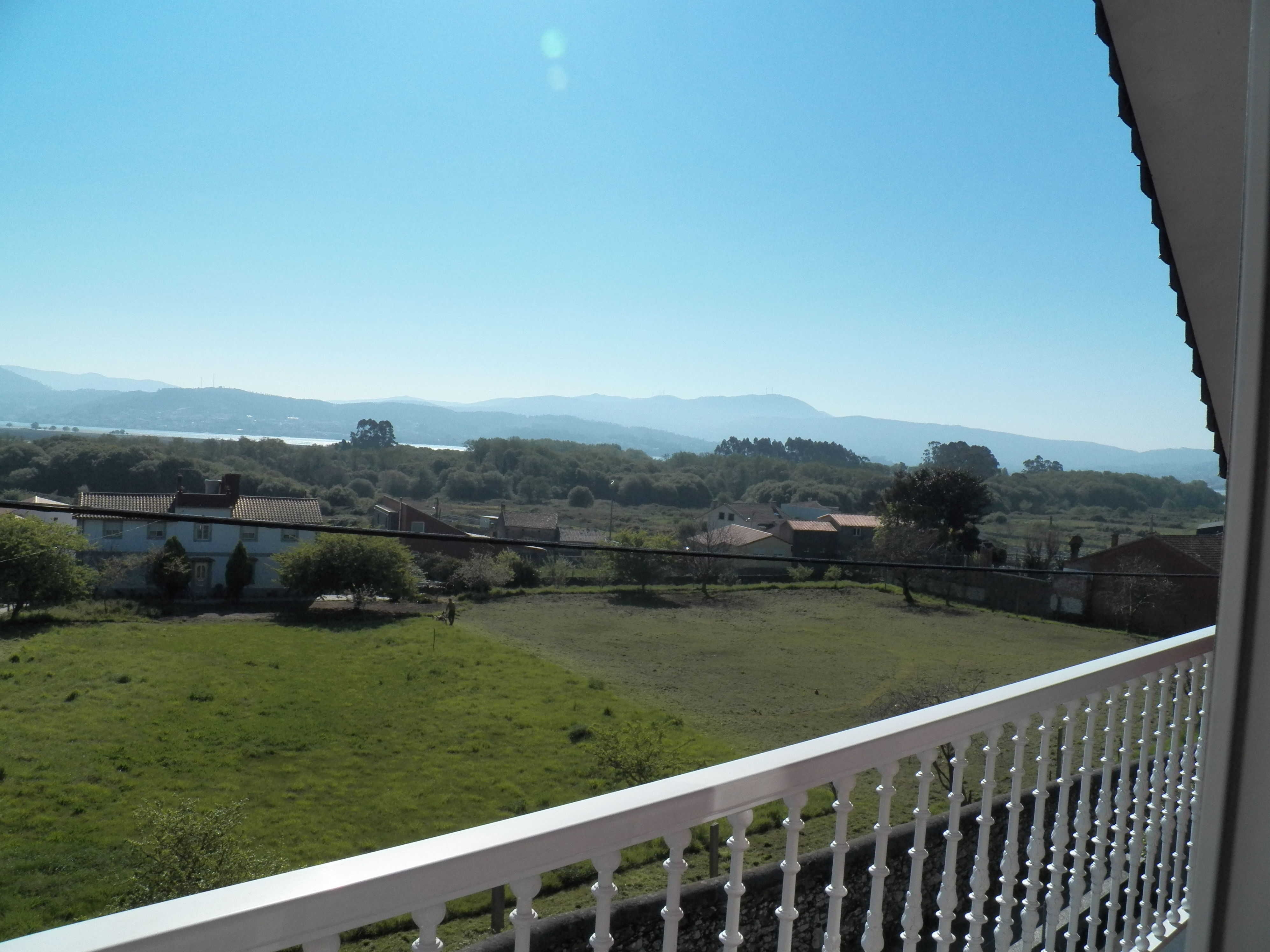 CASA CON TERRENO Y PISCINA: Servicios de Inmobiliaria Mosteiro CASA CON TERRENO Y PISCINA: Servicios de Inmobiliaria Mosteiro