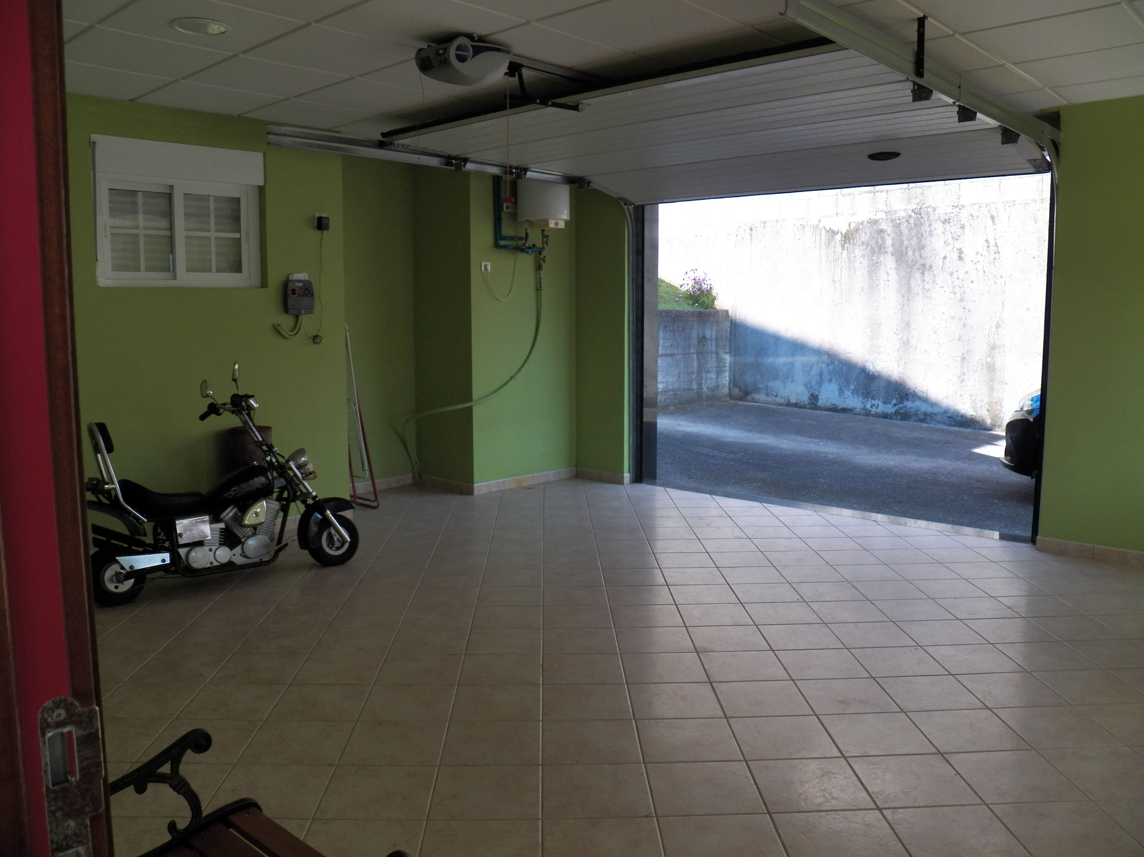 CASA CON TERRENO Y PISCINA: Servicios de Inmobiliaria Mosteiro CASA CON TERRENO Y PISCINA: Servicios de Inmobiliaria Mosteiro