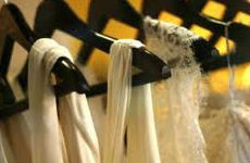 Limpieza de ropa de etiqueta y ceremonia: Servicios de Tintoreria Bugaderia Ninot Limpieza de ropa de etiqueta y ceremonia: Servicios de Tintoreria Bugaderia Ninot