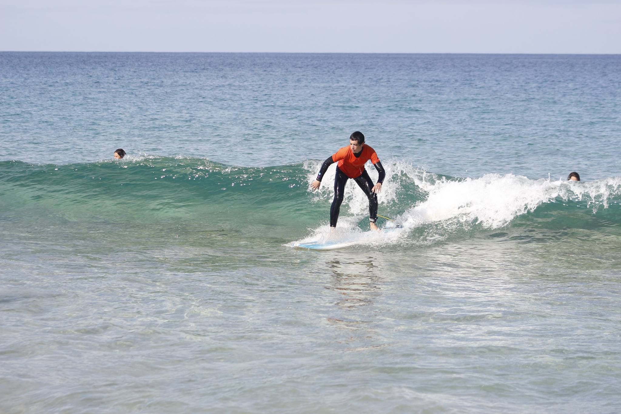 Cursos de surf: Servicios de Shock Wave Surf School Cursos de surf: Servicios de Shock Wave Surf School