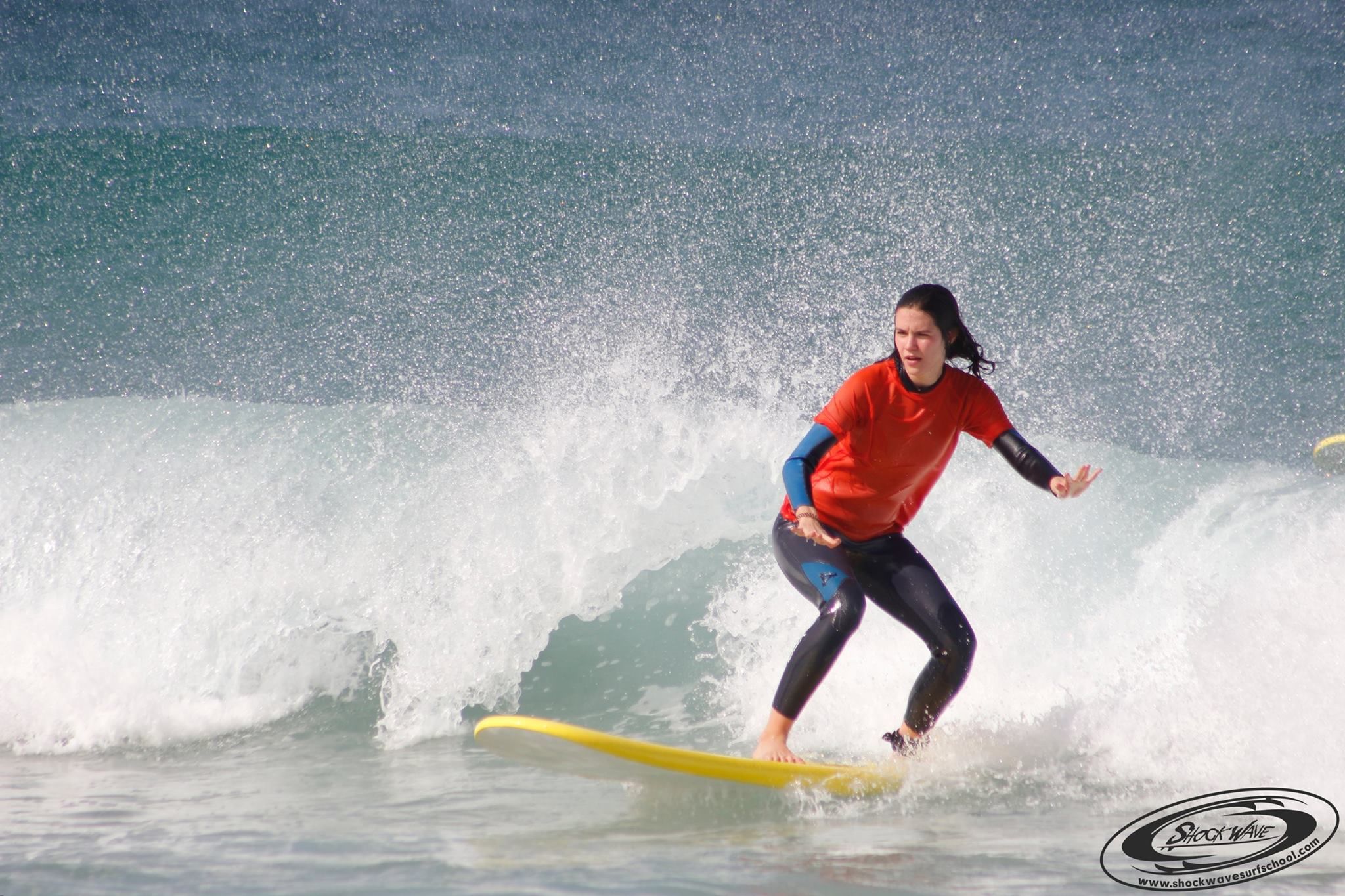 Cursos de surf: Servicios de Shock Wave Surf School Cursos de surf: Servicios de Shock Wave Surf School