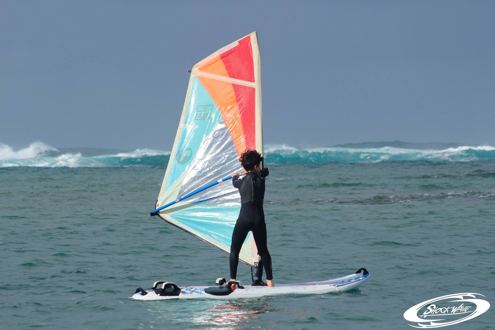 Cursos de windsurf: Servicios de Shock Wave Surf School Cursos de windsurf: Servicios de Shock Wave Surf School