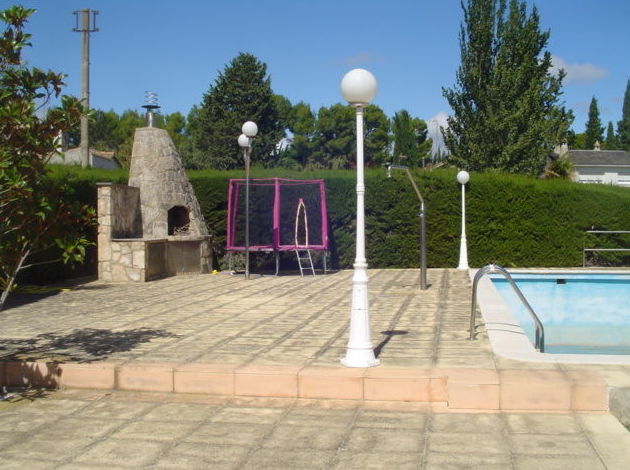 Las Lomas de Gallego, chalet individual dividido en dos viviendas: Inmuebles de Fincas Goya Las Lomas de Gallego, chalet individual dividido en dos viviendas: Inmuebles de Fincas Goya