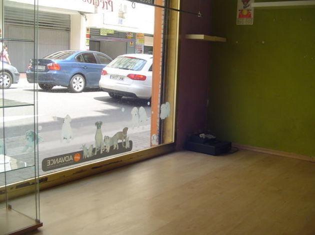 Cortes de Aragón nº 51, local en venta, 20 mts + 20 mts sotano almacen: Inmuebles de Fincas Goya Cortes de Aragón nº 51, local en venta, 20 mts + 20 mts sotano almacen: Inmuebles de Fincas Goya