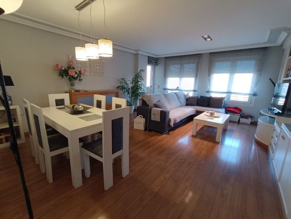 Sector San José - Alcampo Utrillas, 99 metros útiles, 3 dormitorios, 2 baños, garaje y trastero, PVP 353.000 €