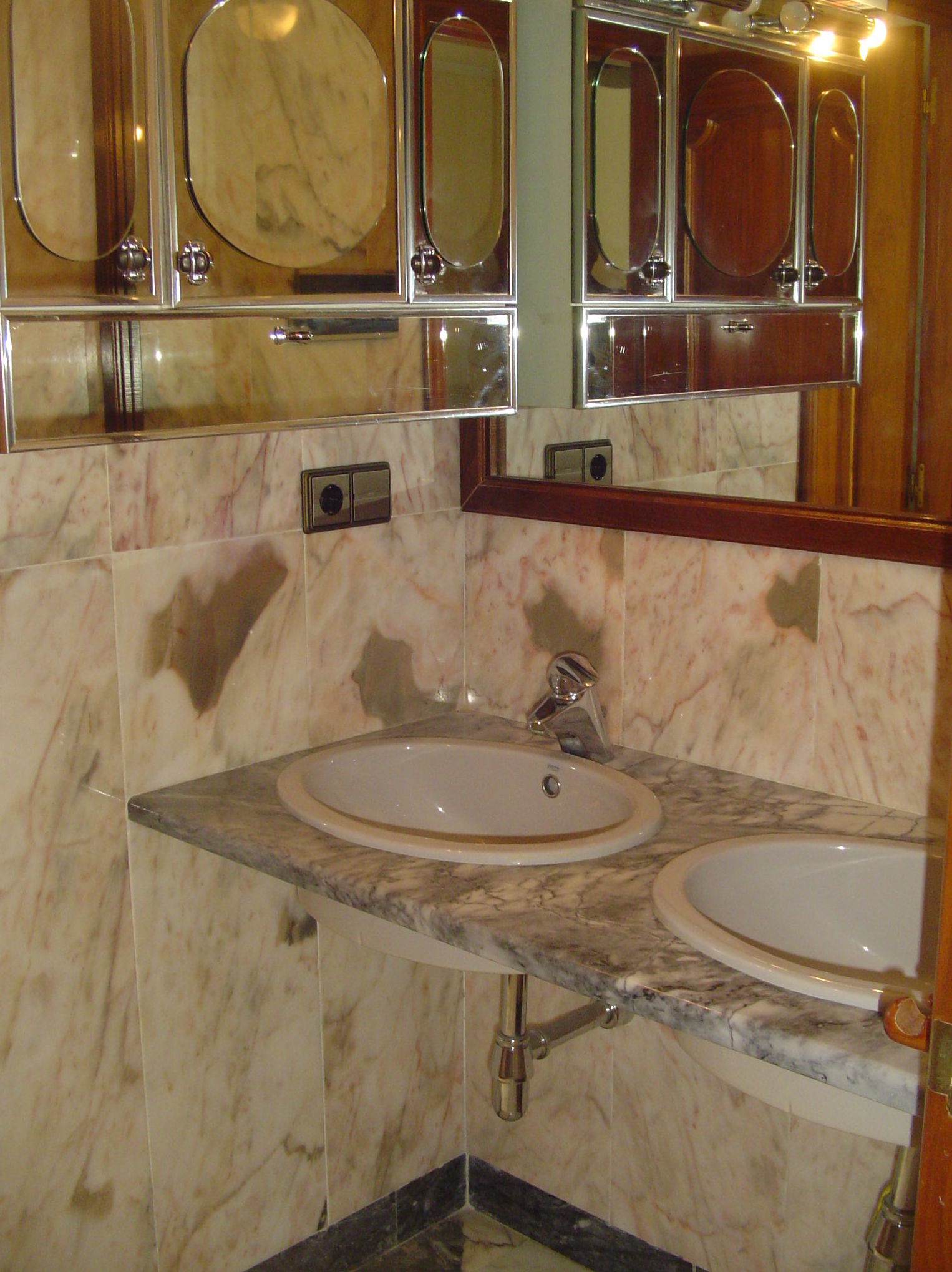 Paseo Sagasta nº 9, 2 dormitorios, 2 baños, 72 metros utiles: de Fincas Goya Paseo Sagasta nº 9, 2 dormitorios, 2 baños, 72 metros utiles: de Fincas Goya