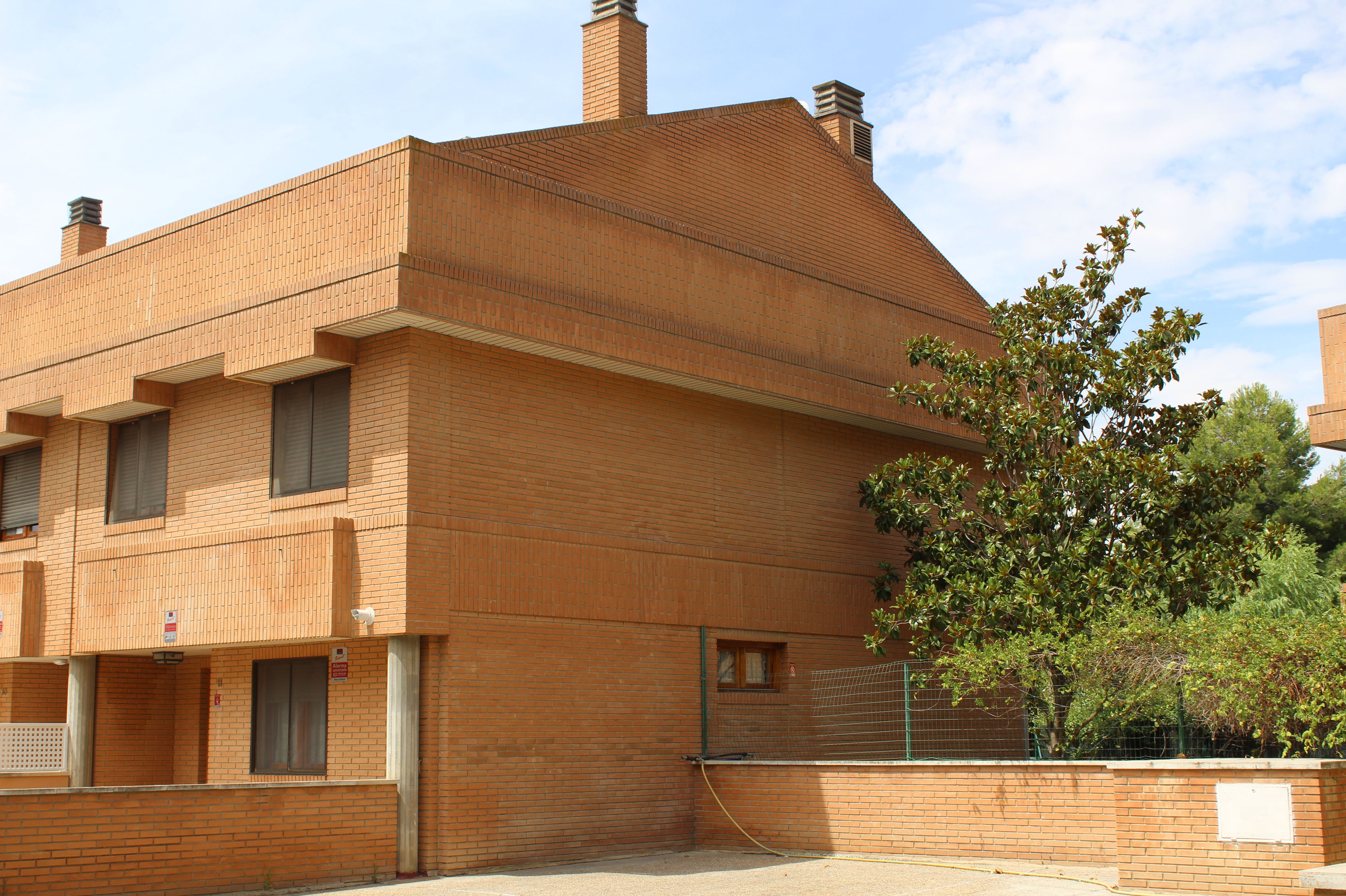 Urbanización El Realengo, chalet adosado esquinero, Oportunidad! : Inmuebles de Fincas Goya Urbanización El Realengo, chalet adosado esquinero, Oportunidad! : Inmuebles de Fincas Goya
