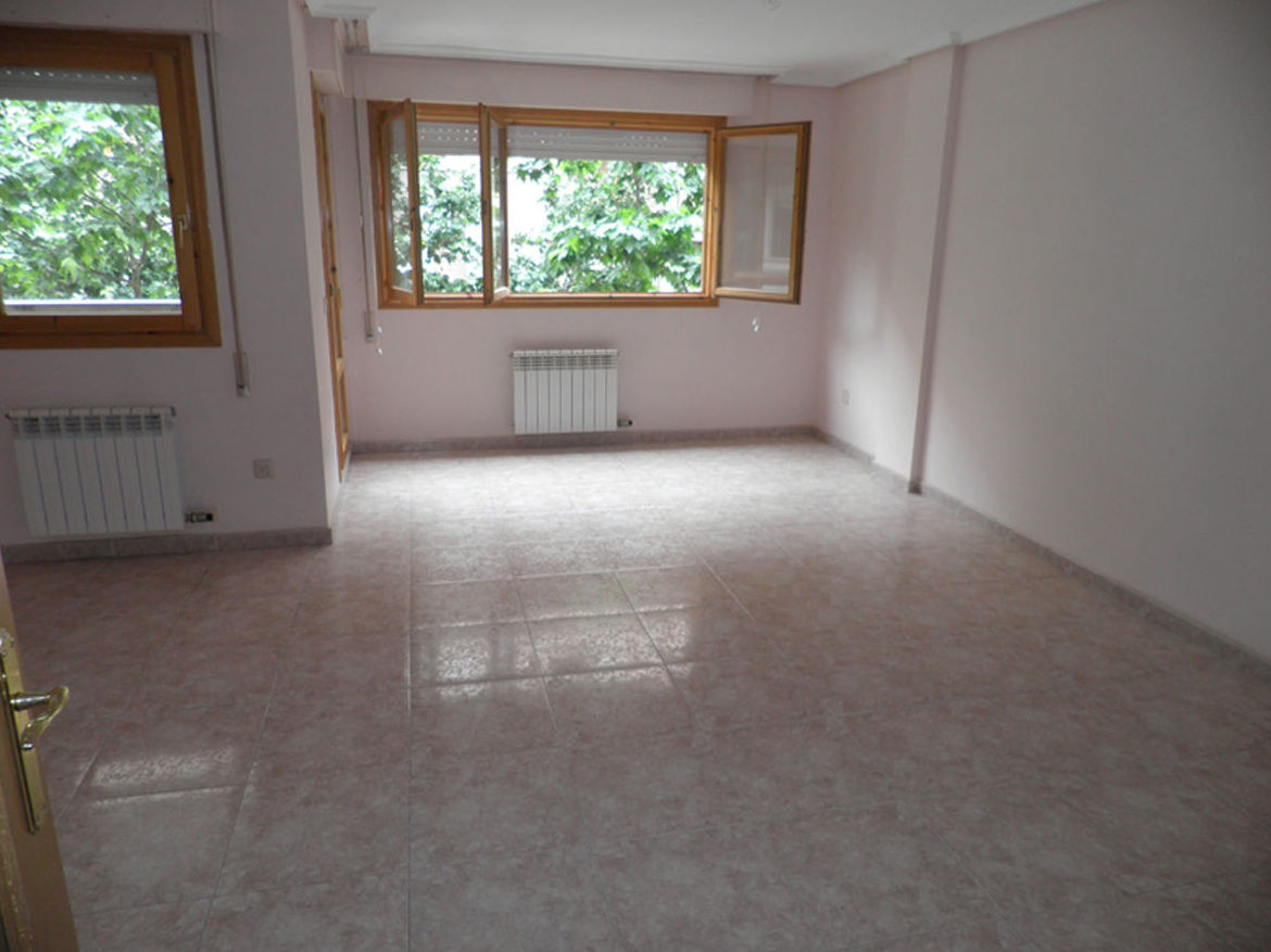 LA Jota, calle Aguaron, 90 metros, 3 dormitorios y salón amplio LA Jota, calle Aguaron, 90 metros, 3 dormitorios y salón amplio