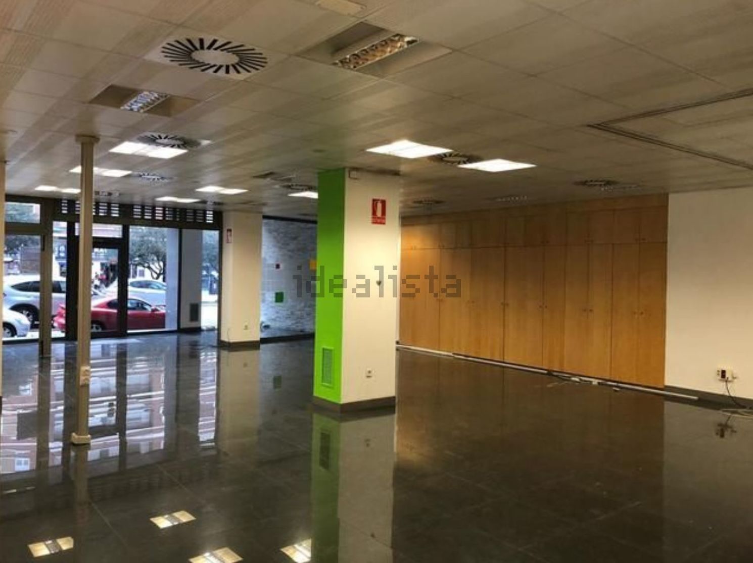 Local en Avenida Navarra, totalmente instalado, listo para entrar: de Fincas Goya Local en Avenida Navarra, totalmente instalado, listo para entrar: de Fincas Goya