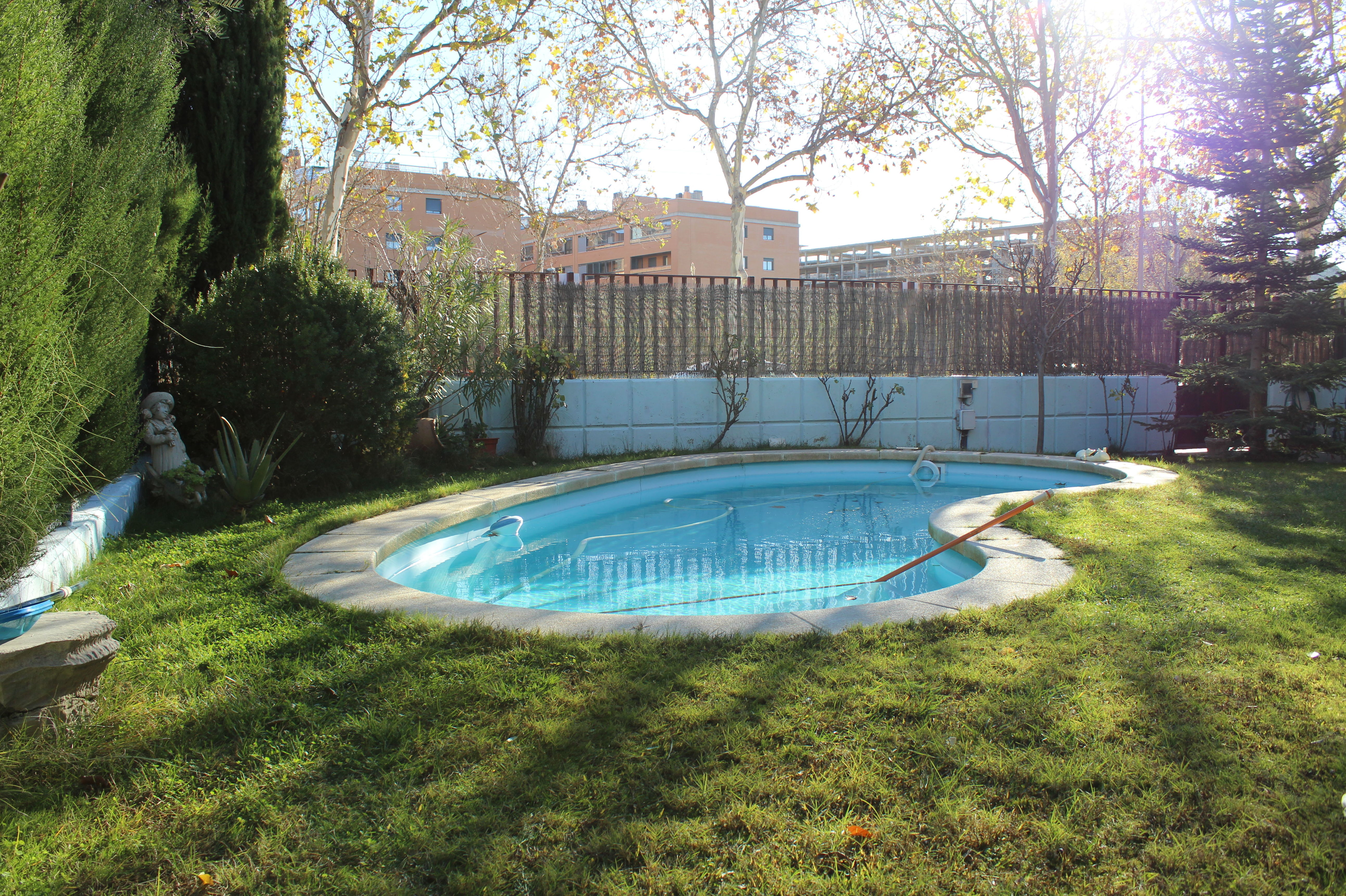 Cuarte de Huerva, adosado pareado, Villas de Cuarte, piscina individual,: de Fincas Goya Cuarte de Huerva, adosado pareado, Villas de Cuarte, piscina individual,: de Fincas Goya