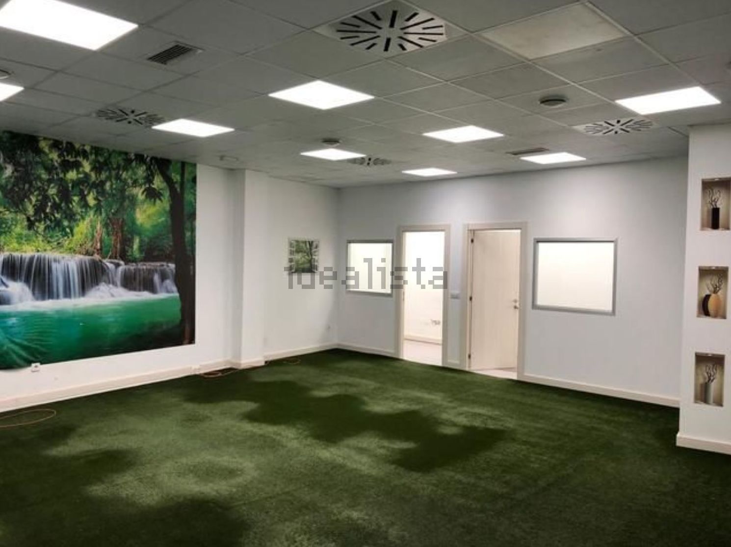 Local en Avenida Navarra, totalmente instalado, listo para entrar: de Fincas Goya Local en Avenida Navarra, totalmente instalado, listo para entrar: de Fincas Goya