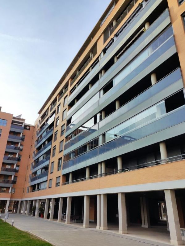 Miralbueno, calle Lagos de Millares, Edificio de Ebrosa, 3 dormitorios,: de Fincas Goya Miralbueno, calle Lagos de Millares, Edificio de Ebrosa, 3 dormitorios,: de Fincas Goya
