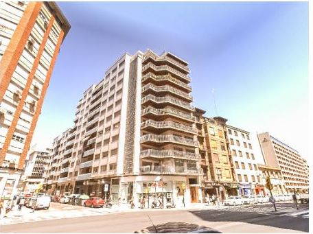 Avenida Cesar Augusto nº 5, 4 dormitorios, para reformar, terraza, trastero, PVP 315.000 €