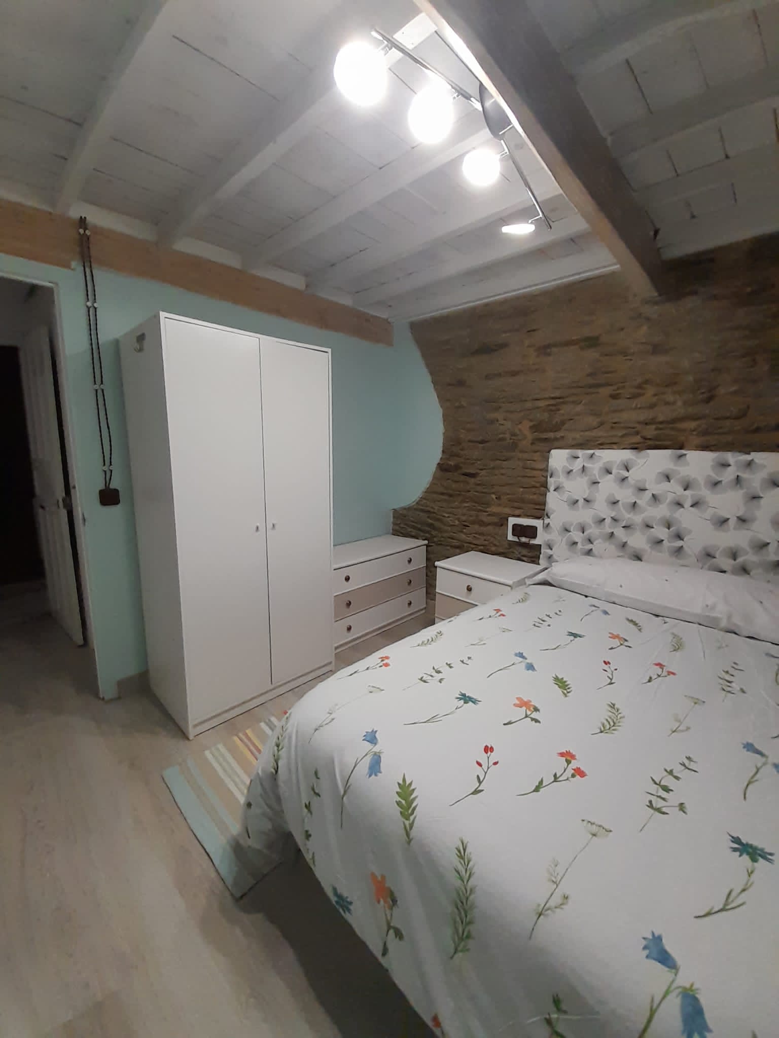 Alojamiento. Apartamento turístico: Actividades de Taberna O´Cruceiro Multiaventura Alojamiento. Apartamento turístico: Actividades de Taberna O´Cruceiro Multiaventura