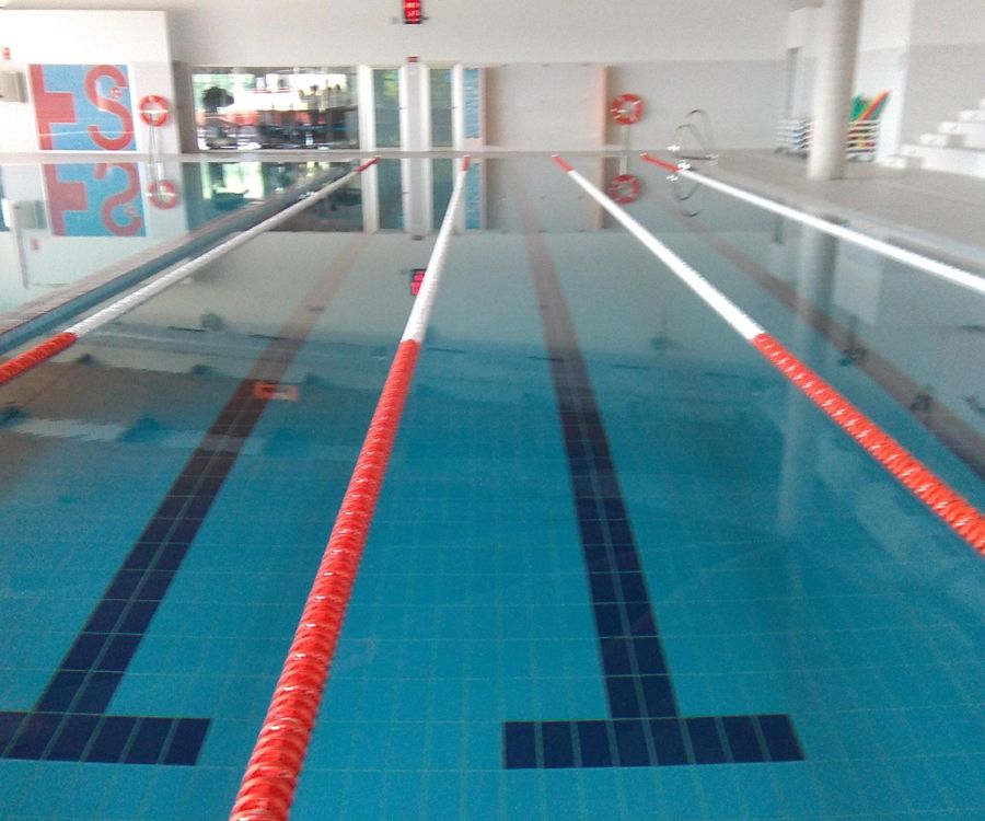 Piscina: Actividades de Taberna O´Cruceiro Multiaventura Piscina: Actividades de Taberna O´Cruceiro Multiaventura