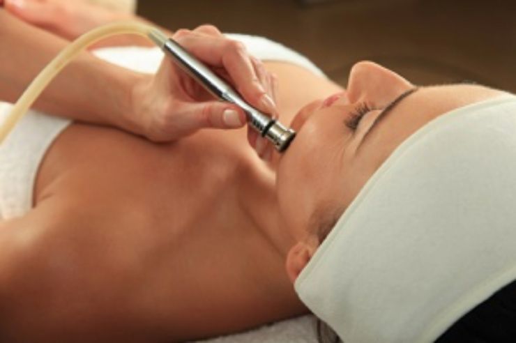 Microdermoabrasión con puntas de diamante: Tratamientos de Equilibra Estética Avanzada Microdermoabrasión con puntas de diamante: Tratamientos de Equilibra Estética Avanzada