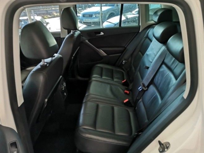 VOLKSWAGEN TIGUAN 2.0 TDI R-LINE: Coches de Evolutions Cars VOLKSWAGEN TIGUAN 2.0 TDI R-LINE: Coches de Evolutions Cars