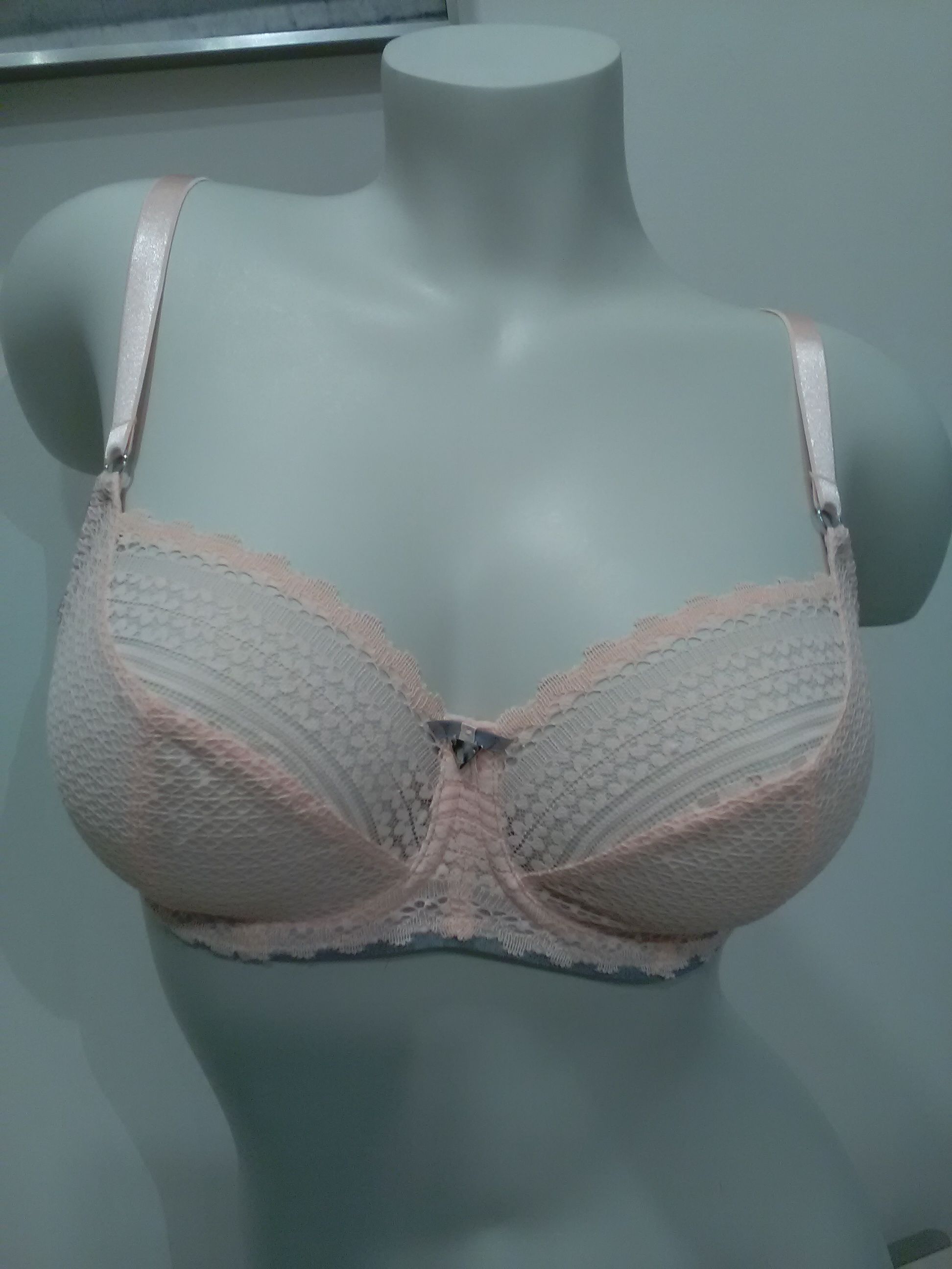 Lencería: Lencería y ropa para bebé de Loly Carreras Lencería: Lencería y ropa para bebé de Loly Carreras