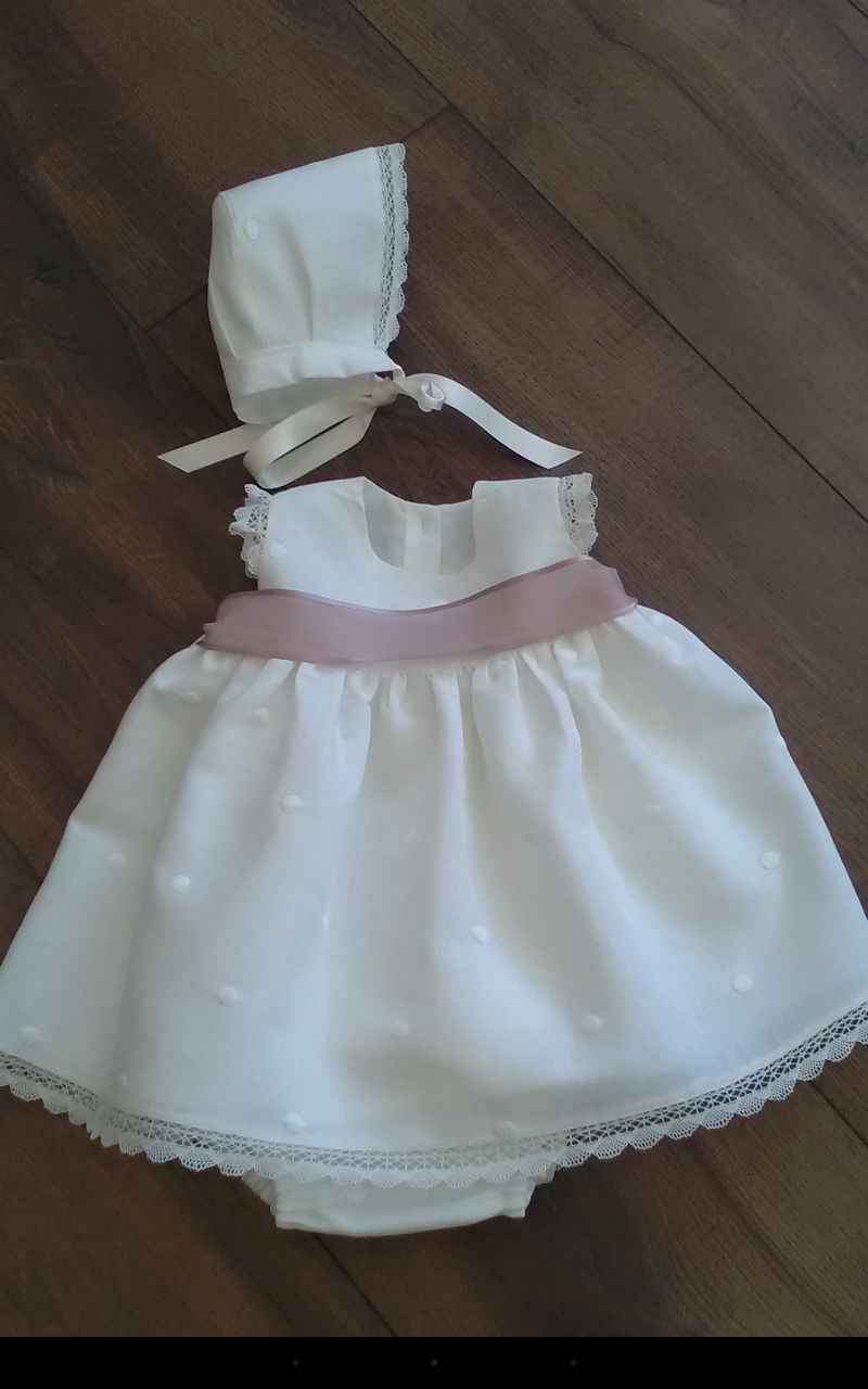 Trajes para bautizos y comuniones: Lencería y ropa para bebé de Loly Carreras Trajes para bautizos y comuniones: Lencería y ropa para bebé de Loly Carreras