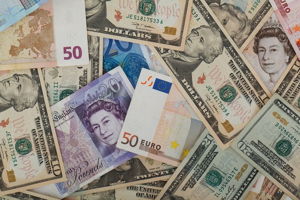Divisas: Servicios de Viajes Riazor Divisas: Servicios de Viajes Riazor