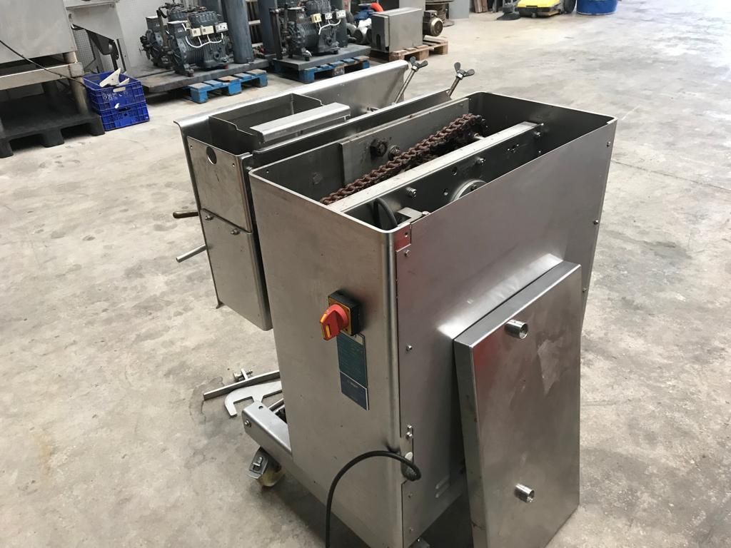 Baader 601 Repeladora de huesos y raspas: de MAQUIMUR Baader 601 Repeladora de huesos y raspas: de MAQUIMUR