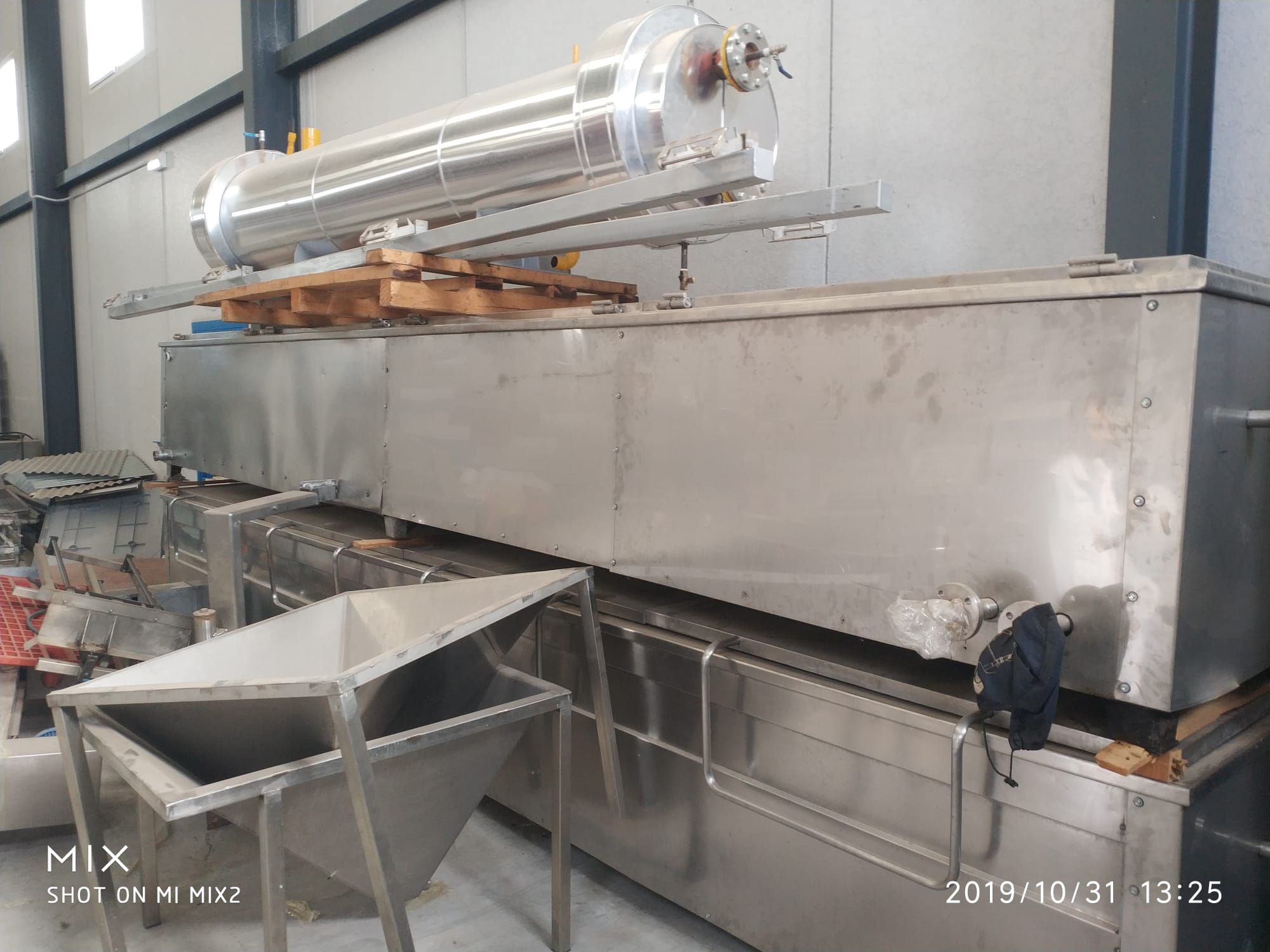2 marmitas de vapor de 4 carros cada una: de MAQUIMUR 2 marmitas de vapor de 4 carros cada una: de MAQUIMUR