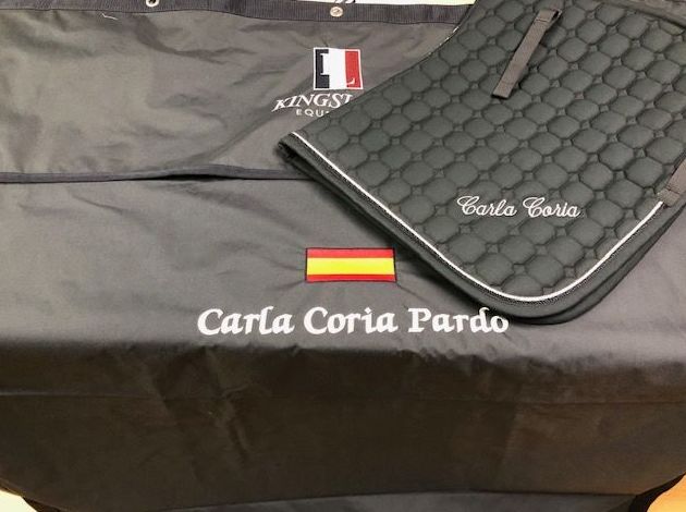 Cortina y Sudadero Bordado bandera de españa con nombre Cortina y Sudadero Bordado bandera de españa con nombre