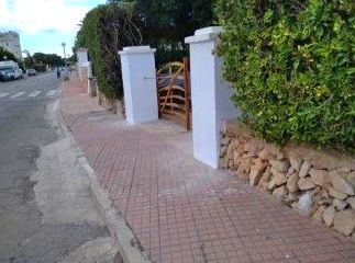 instalacion nuevas "barreras menorquinas" en entrada chalet: Servicios profesionales de Lluis Saurina Reformas Integrales instalacion nuevas "barreras menorquinas" en entrada chalet: Servicios profesionales de Lluis Saurina Reformas Integrales
