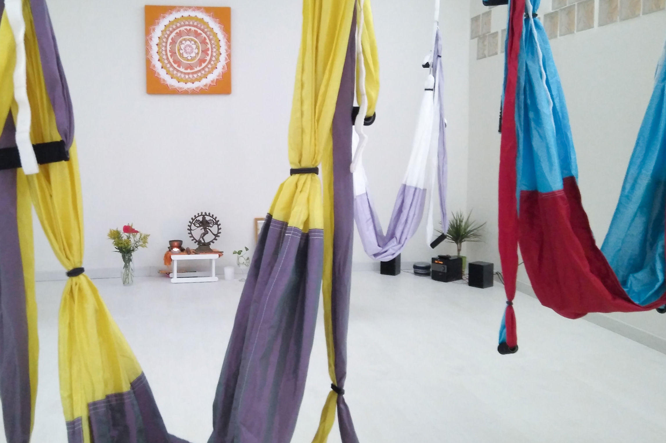 Yoga en Columpio: Clases y Terapias de Ama Centro de Yoga Tenerife Yoga en Columpio: Clases y Terapias de Ama Centro de Yoga Tenerife