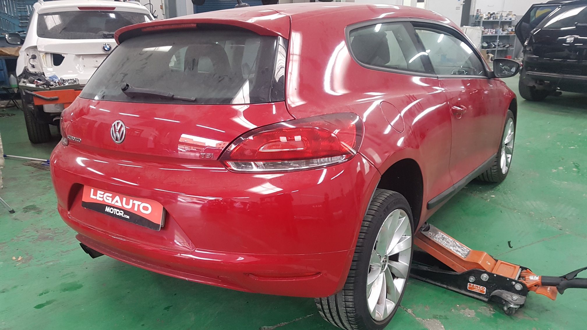 Cambio de color VW Sirocco: Servicios de Legauto Motor Cambio de color VW Sirocco: Servicios de Legauto Motor