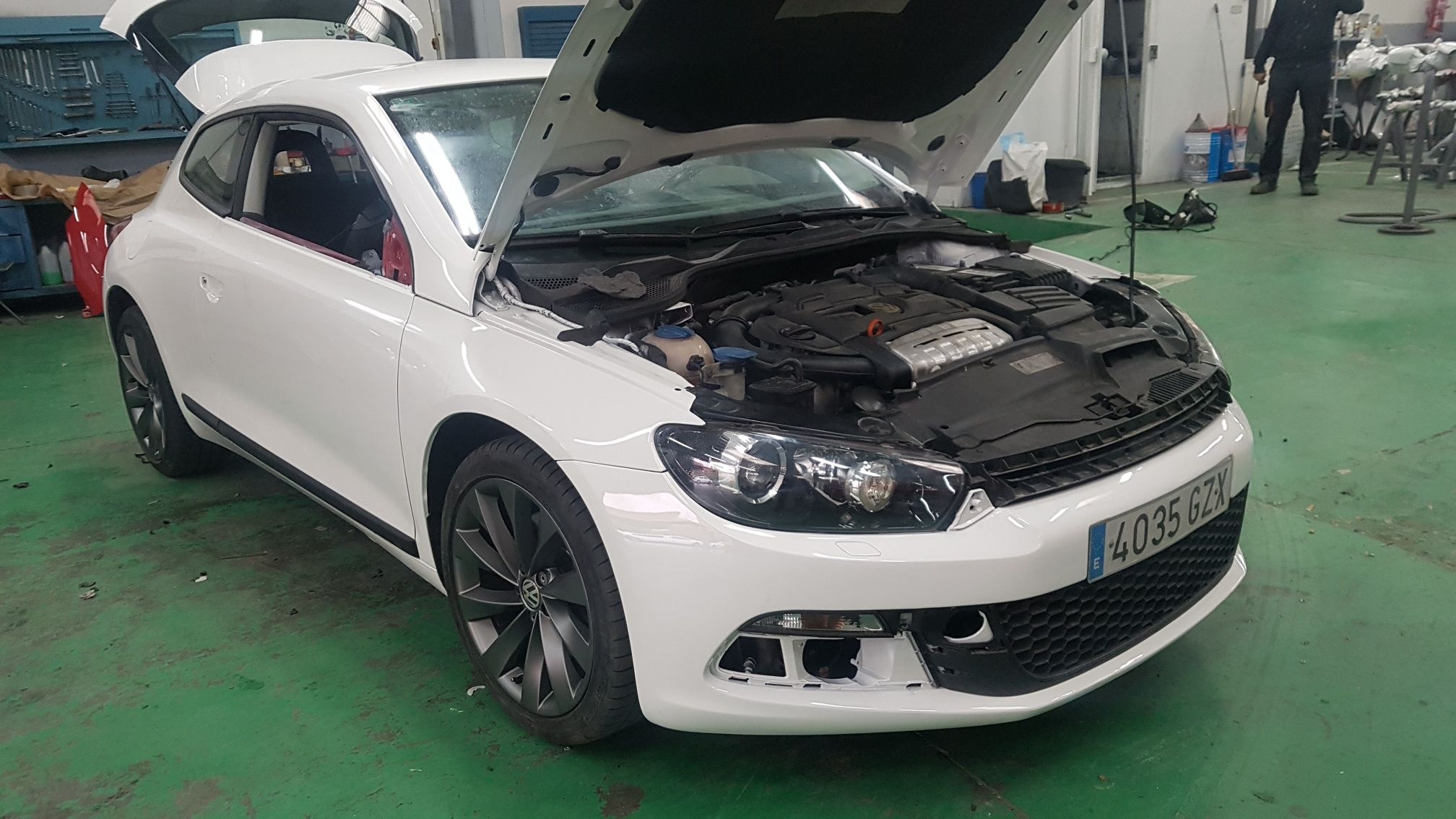 Cambio de color VW Sirocco: Servicios de Legauto Motor Cambio de color VW Sirocco: Servicios de Legauto Motor