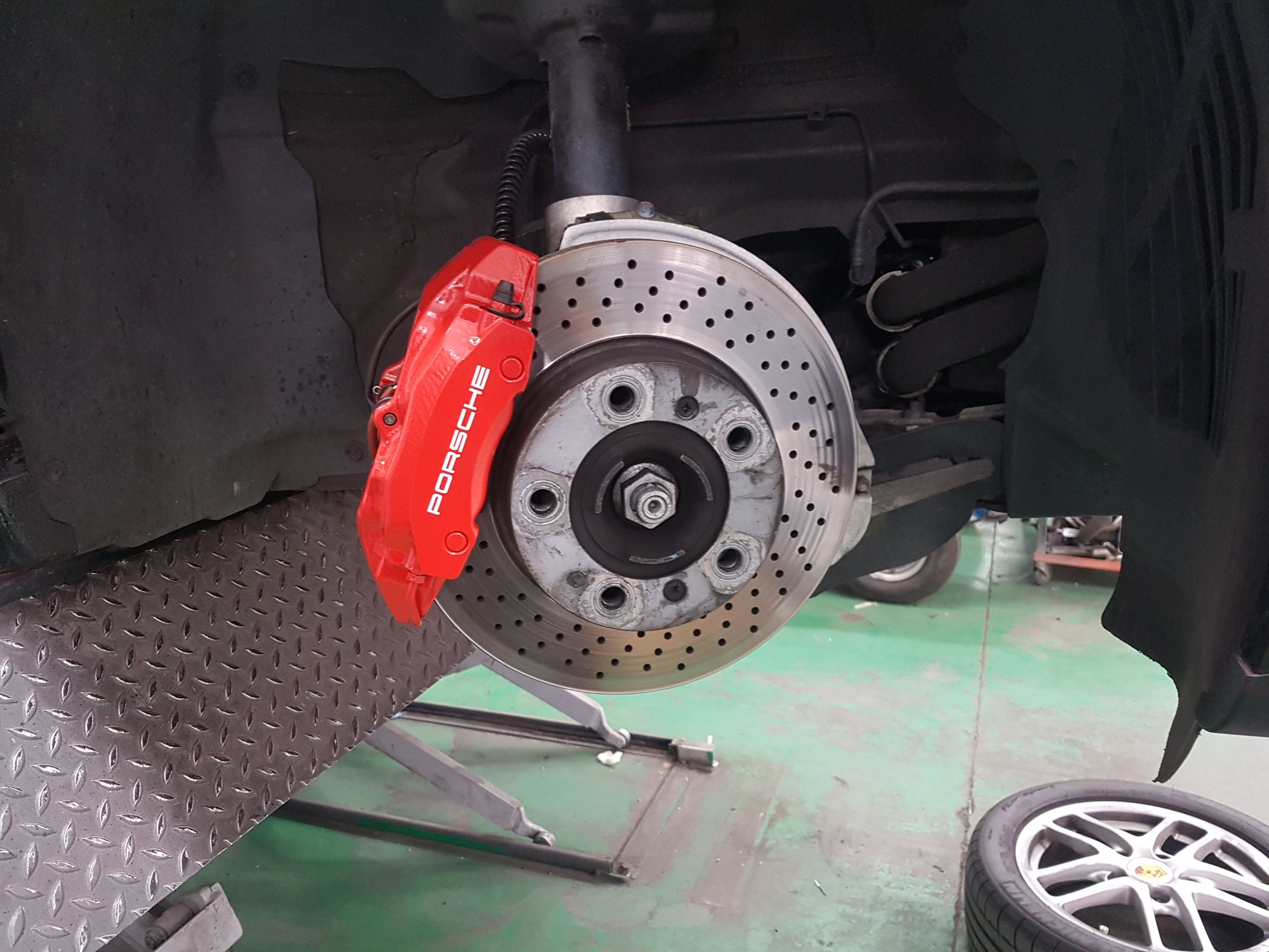 Pintado de pinzas de freno: Servicios de Legauto Motor Pintado de pinzas de freno: Servicios de Legauto Motor