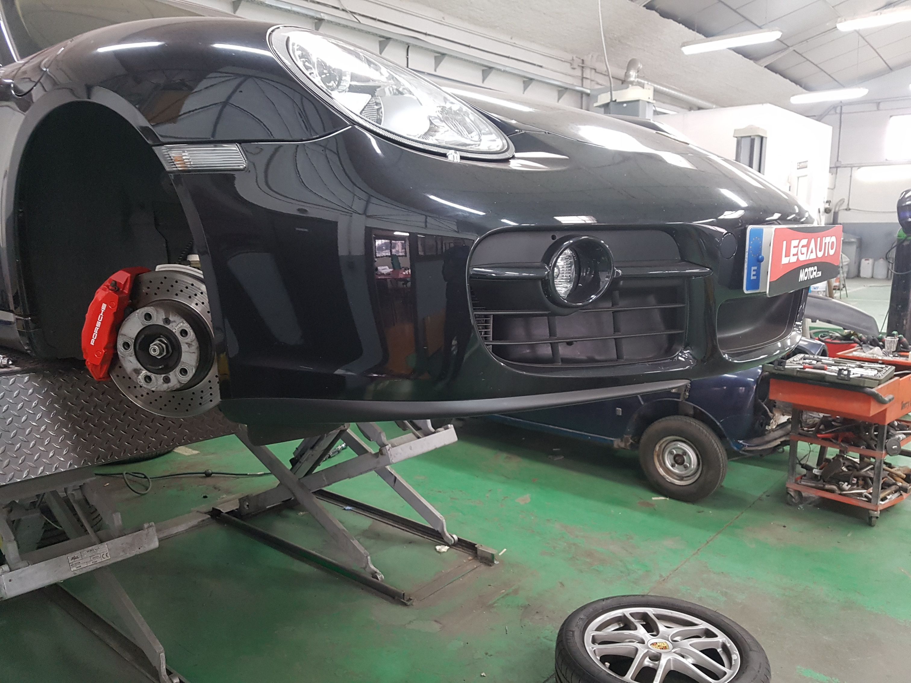 Pintado de pinzas de freno: Servicios de Legauto Motor Pintado de pinzas de freno: Servicios de Legauto Motor