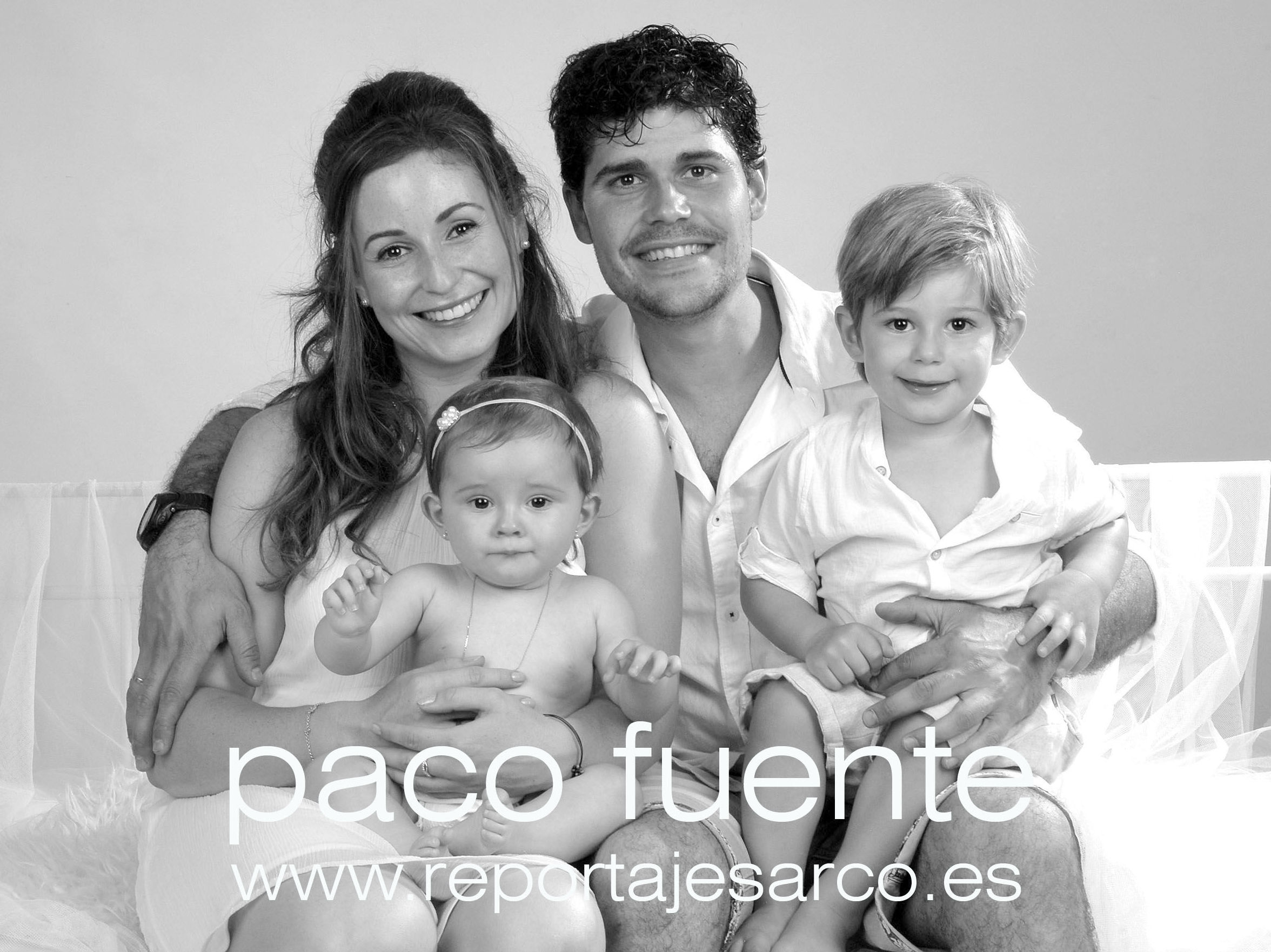 Estudio fotográfico en Burgos. Fotografía familiar en Burgos Estudio fotográfico en Burgos. Fotografía familiar en Burgos