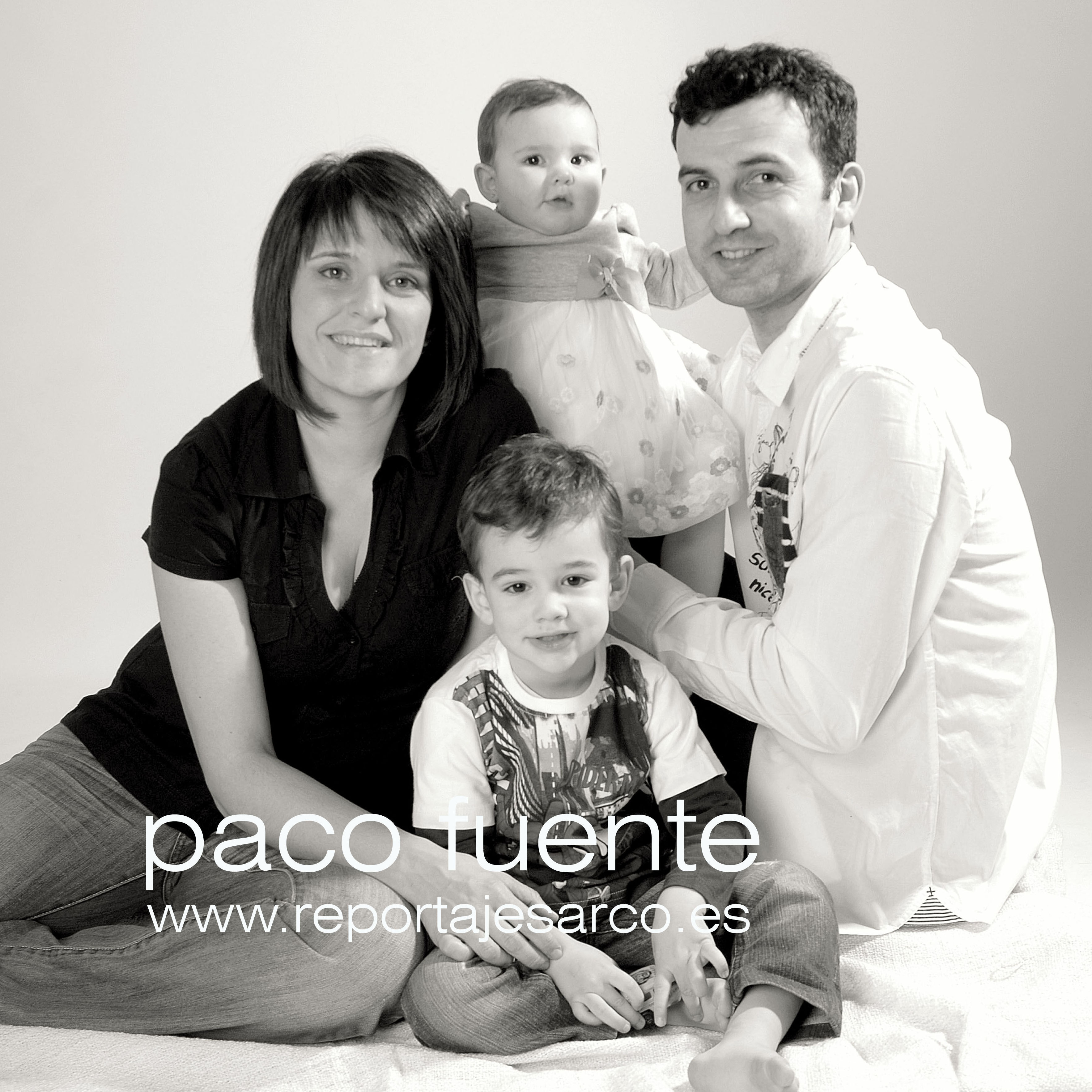 Estudio fotográfico en Burgos. Fotografía familiar en Burgos Estudio fotográfico en Burgos. Fotografía familiar en Burgos