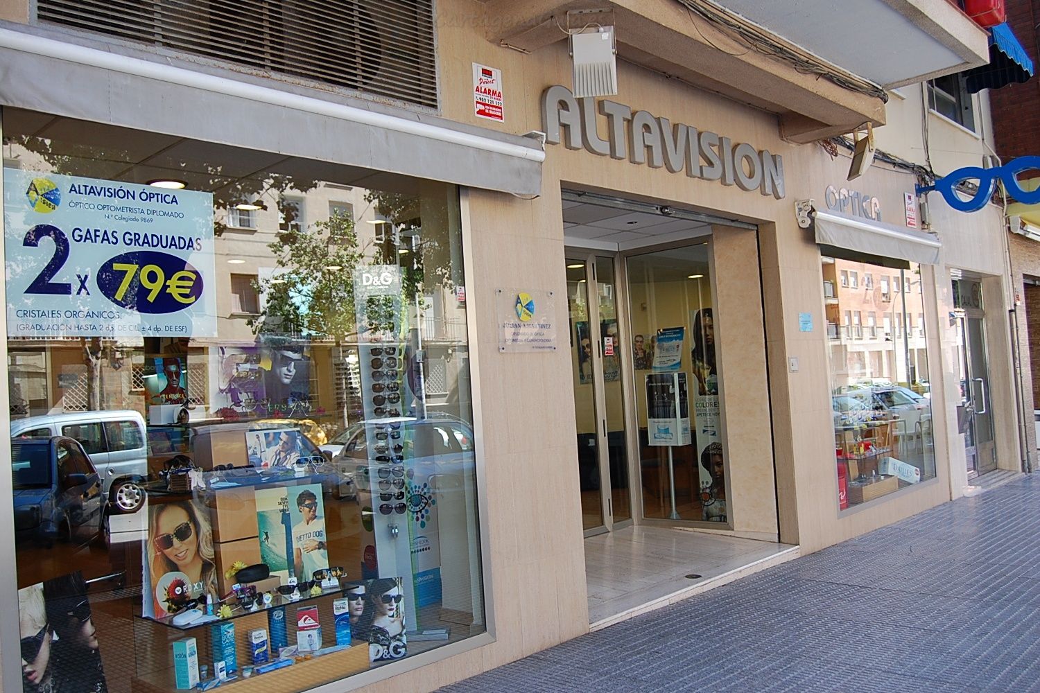 Fachada Altavisión óptica Cartagena.