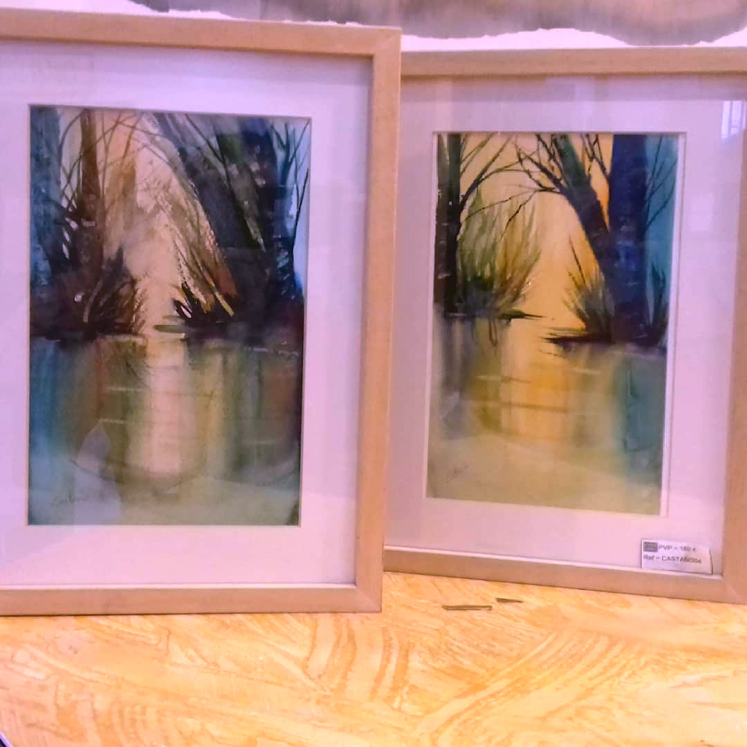 Acuarelas con paspartú en madera natural