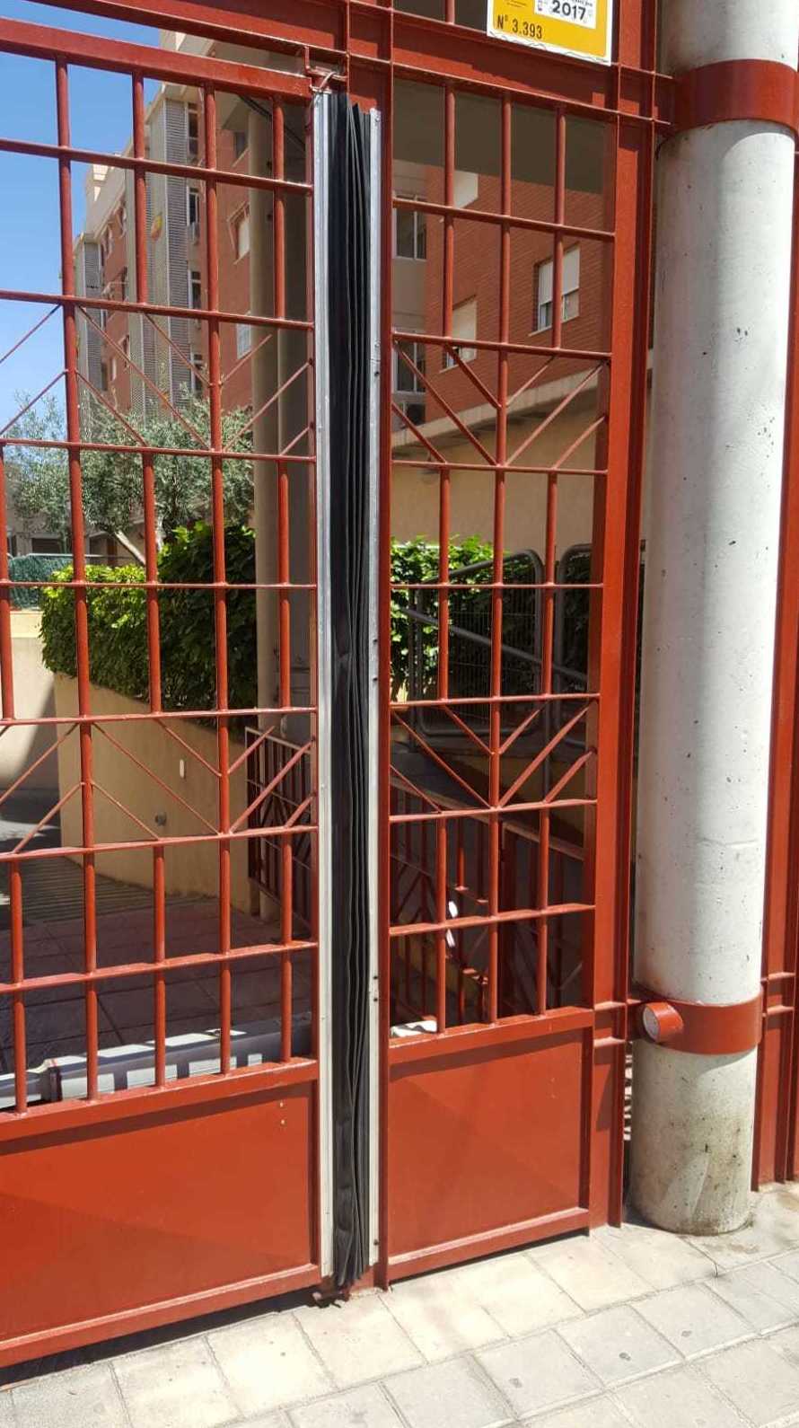 Adaptación a Normativa en puertas automáticas: Artículos de Jcp Puertas Y Automatismos Adaptación a Normativa en puertas automáticas: Artículos de Jcp Puertas Y Automatismos
