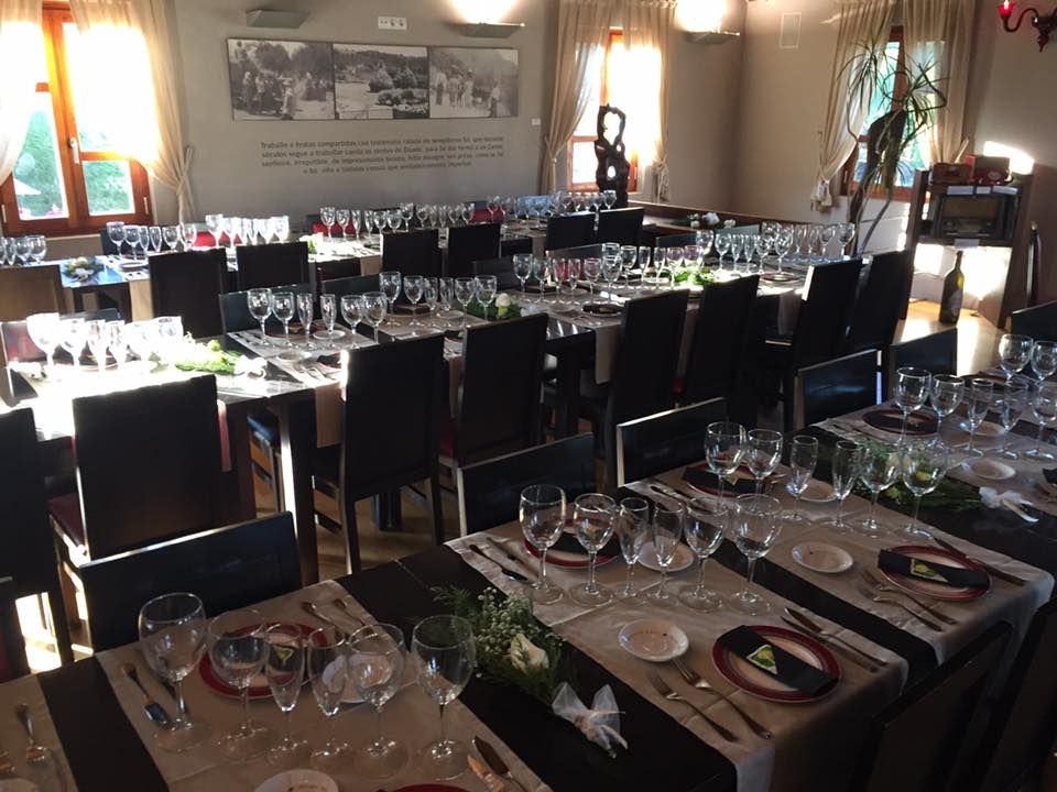 Reservas: Nuestros Servicios de Restaurante A Cantina Reservas: Nuestros Servicios de Restaurante A Cantina