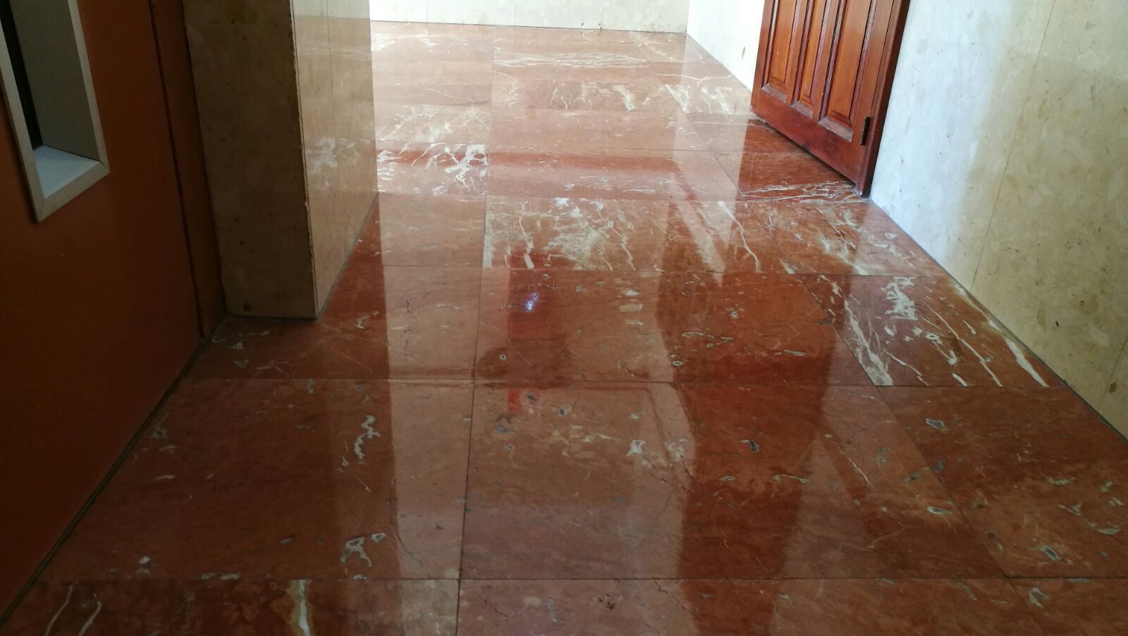 Pulido y abrillantado de suelos: Servicios de Velagus Garbel Pulido y abrillantado de suelos: Servicios de Velagus Garbel
