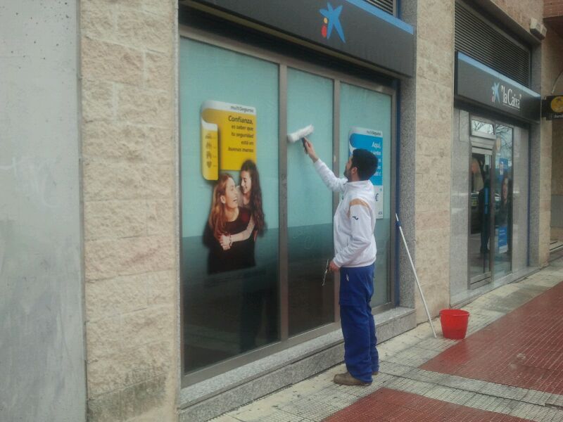 Limpieza de colegios y bancos: SERVICIOS Y PRODUCTOS de Val Servicios, S.L. Limpieza de colegios y bancos: SERVICIOS Y PRODUCTOS de Val Servicios, S.L.