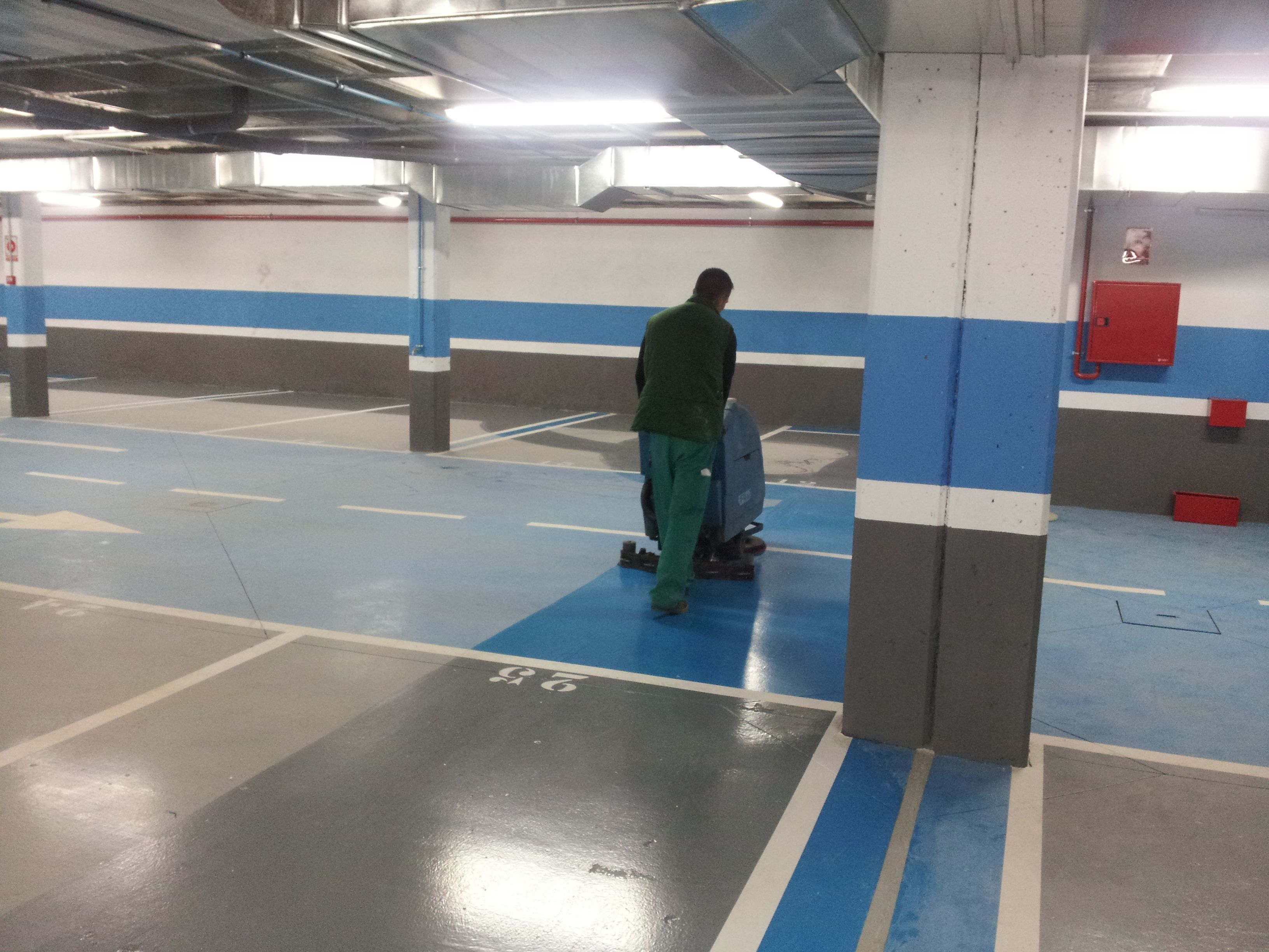 Limpieza de garajes: SERVICIOS Y PRODUCTOS de Val Servicios, S.L. Limpieza de garajes: SERVICIOS Y PRODUCTOS de Val Servicios, S.L.
