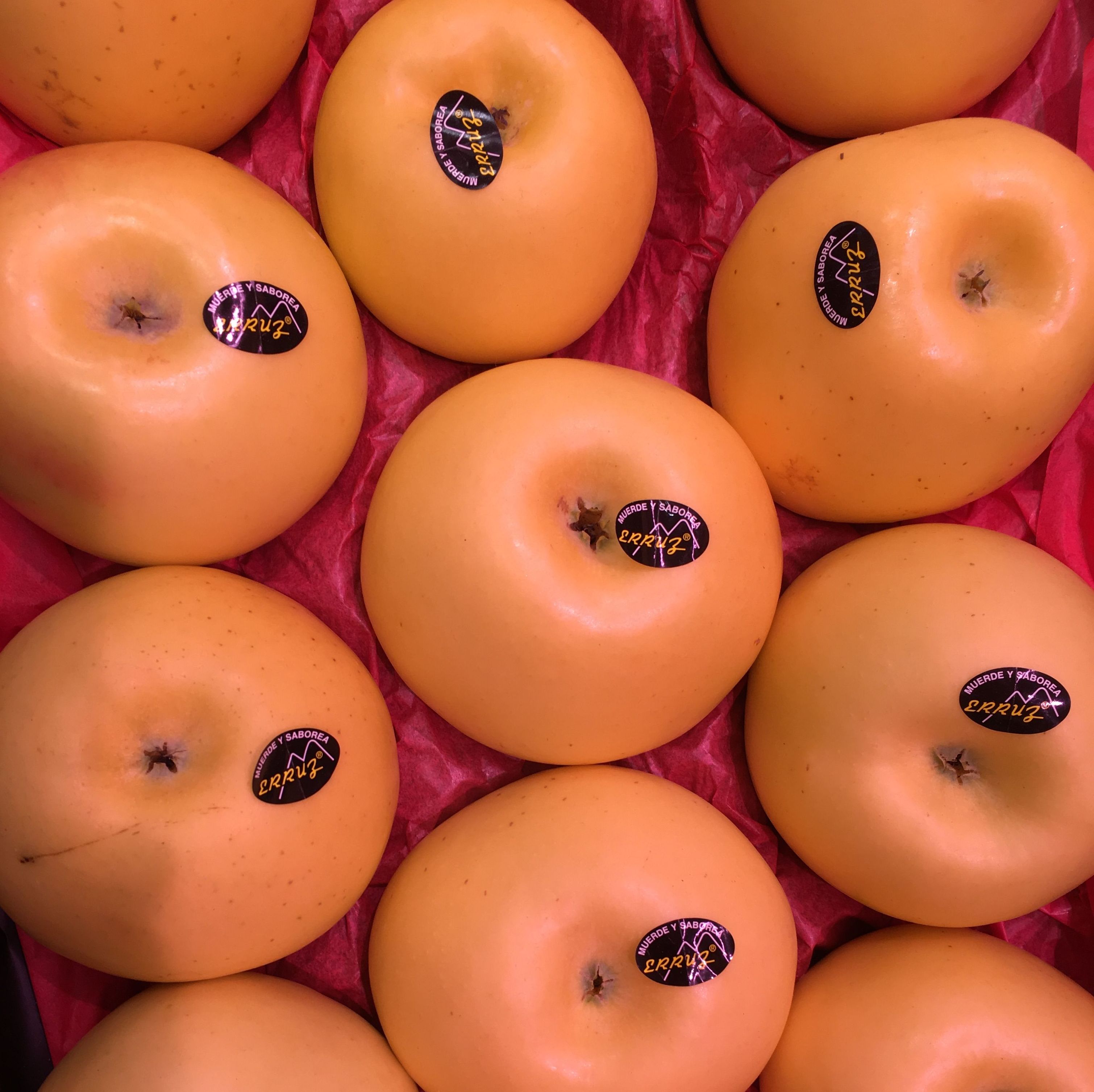 Manzana verde doncella. Manzana verde doncella.