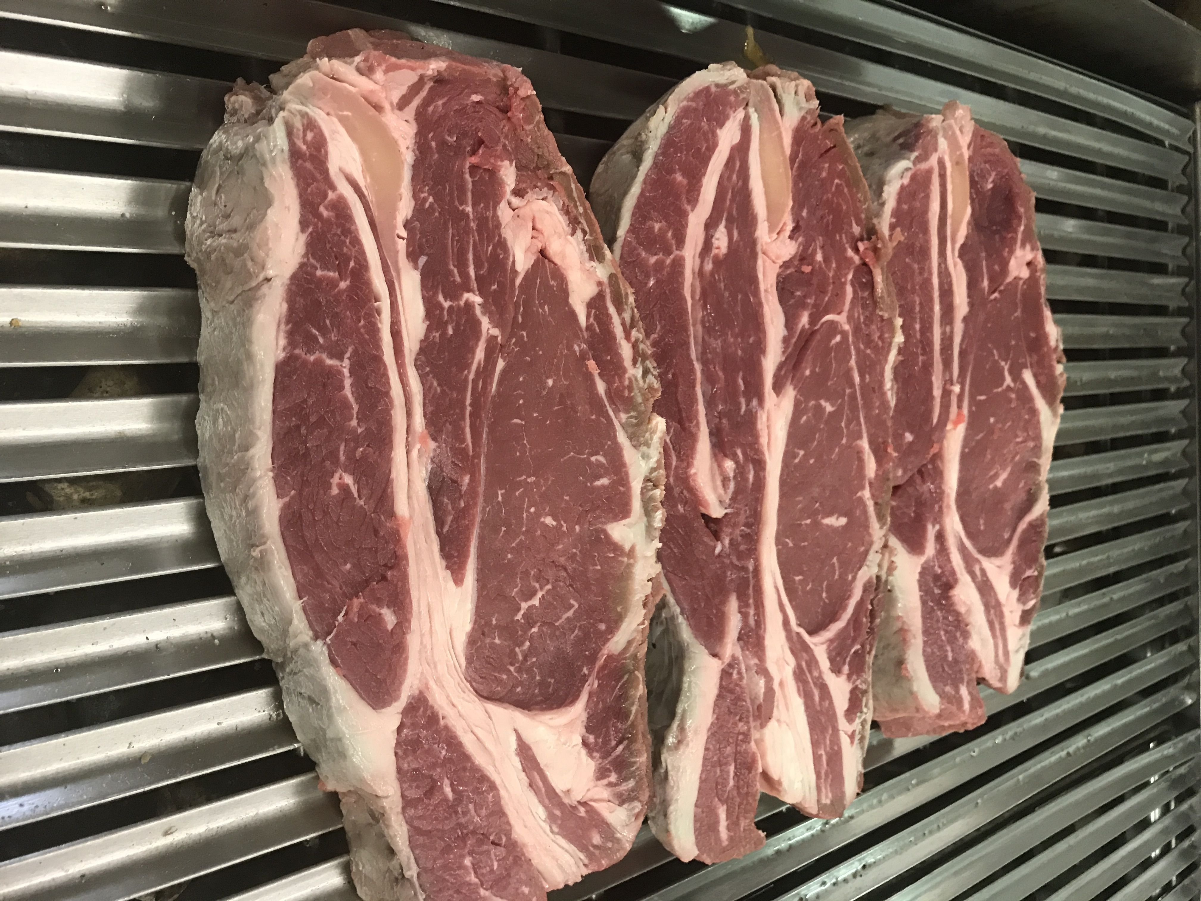 Chuletón de Ternera de Ávila: Menús de Restaurante Terraza La Parrilla de Valdemoro Chuletón de Ternera de Ávila: Menús de Restaurante Terraza La Parrilla de Valdemoro