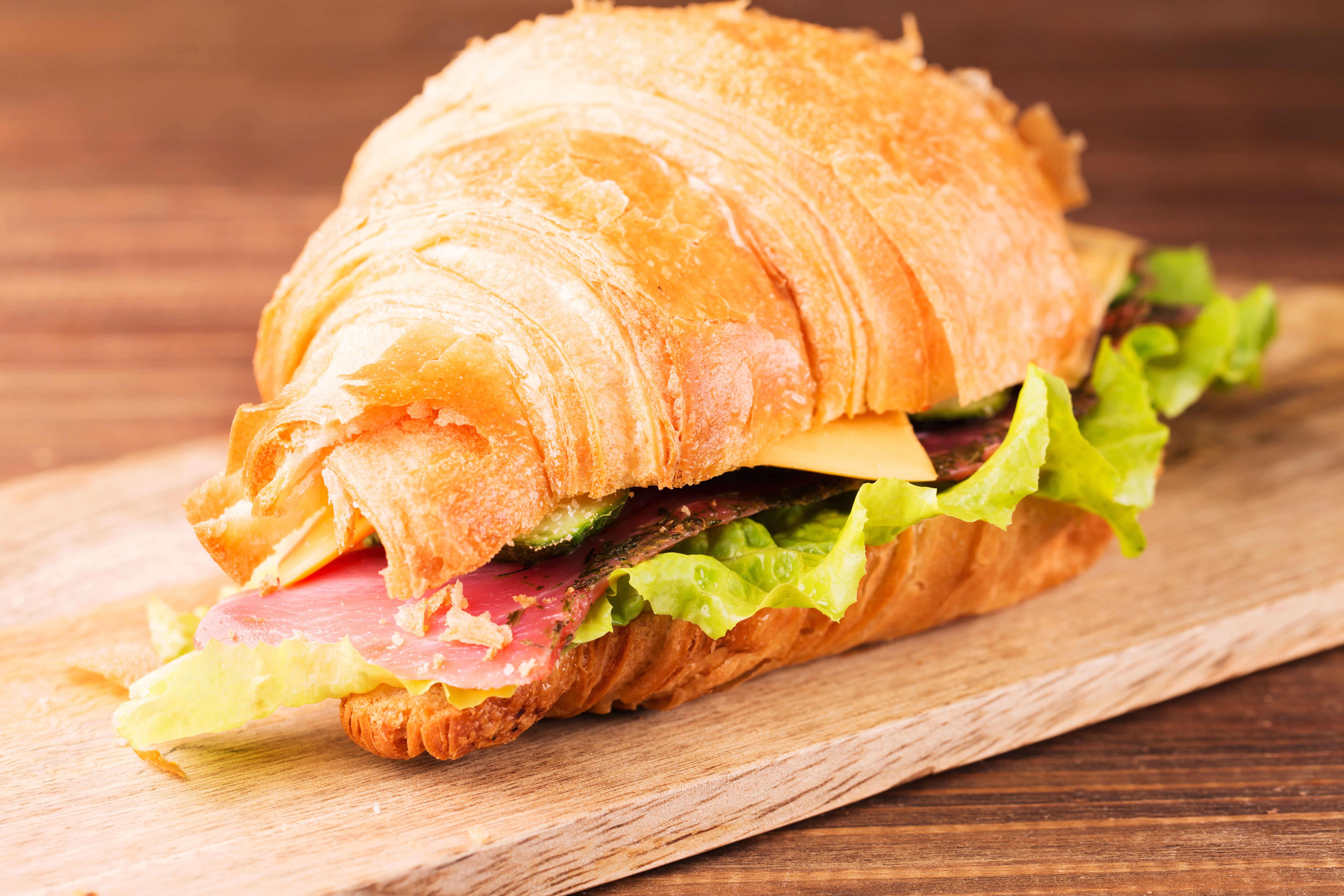 Croissant especial: Menús de Restaurante Terraza La Parrilla de Valdemoro Croissant especial: Menús de Restaurante Terraza La Parrilla de Valdemoro
