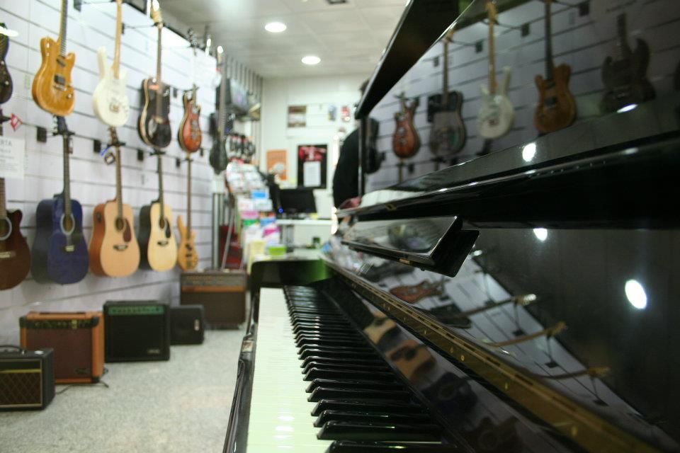 Tienda: Música e instrumentos de Instrumentos Colmenar Tienda: Música e instrumentos de Instrumentos Colmenar