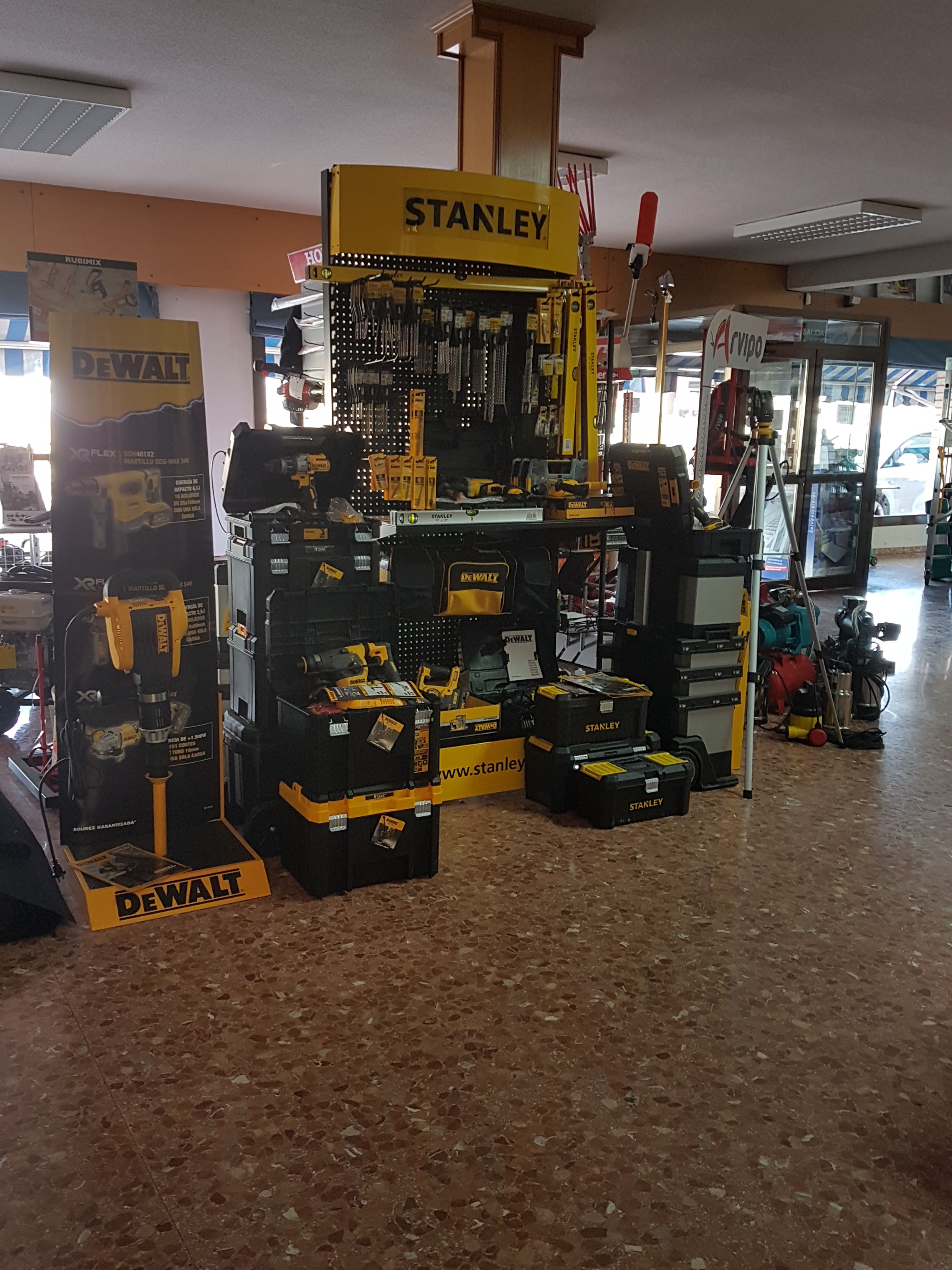 Alquiler: Servicios de Metsa Ciudad Real, S.L. Alquiler: Servicios de Metsa Ciudad Real, S.L.