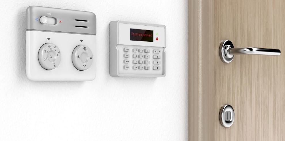 Equipo de cámaras y alarmas.: Servicios de Mundo Control y Limpieza S.L. Equipo de cámaras y alarmas.: Servicios de Mundo Control y Limpieza S.L.