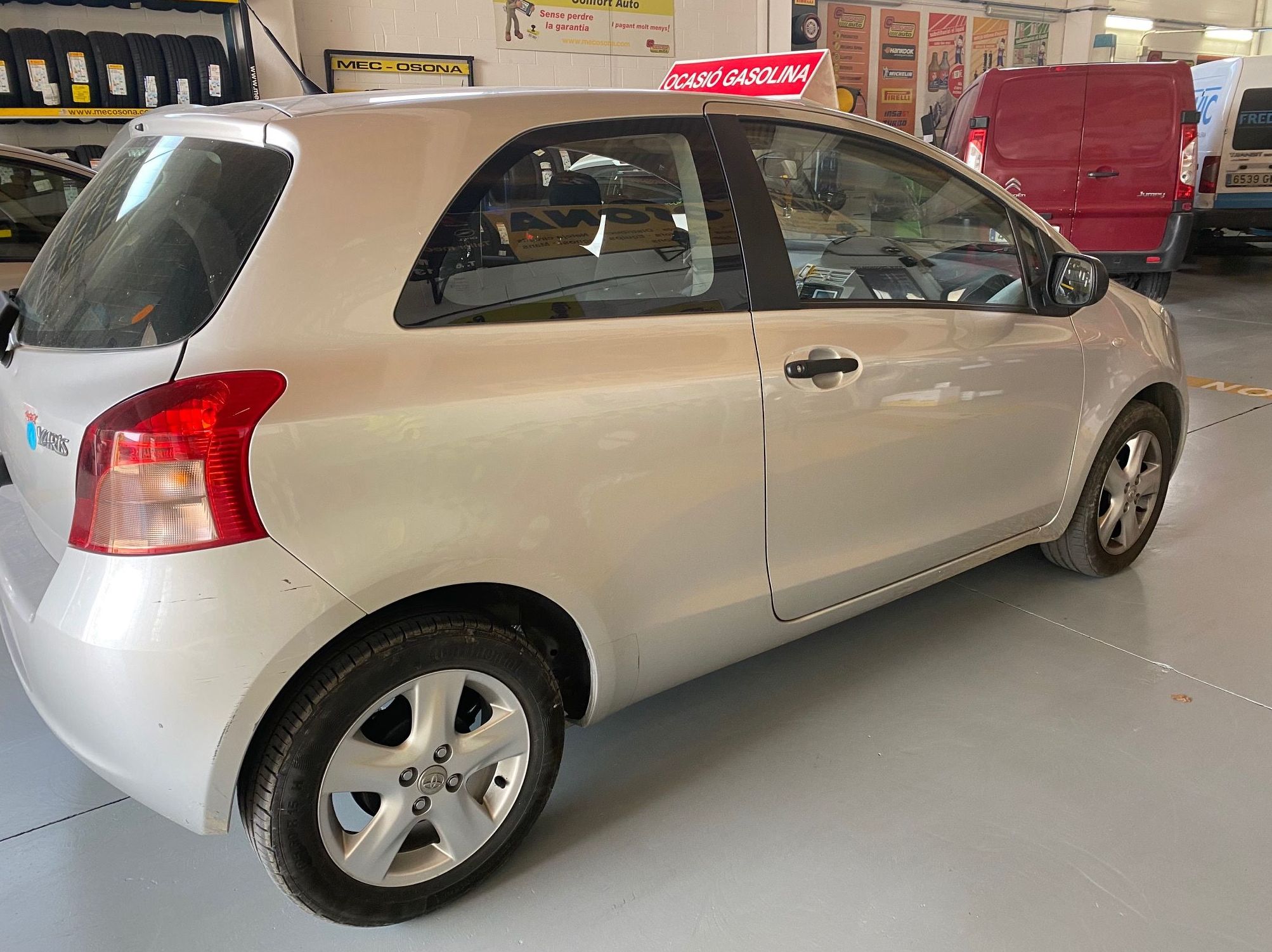 Toyota Yaris: Servicios y vehículos de MEC-OSONA Toyota Yaris: Servicios y vehículos de MEC-OSONA