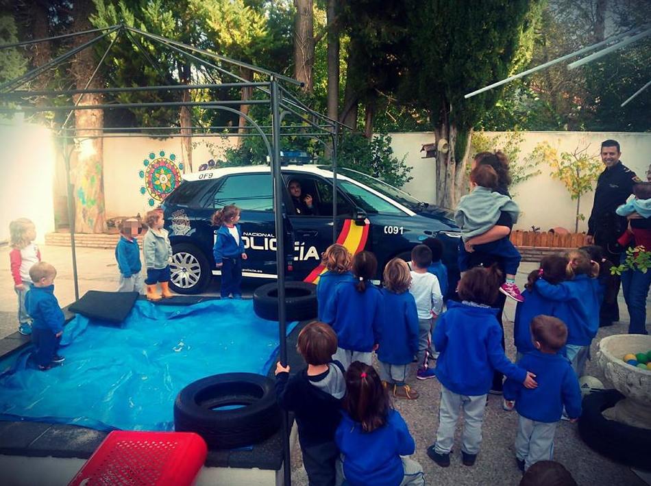 Policia en Playschool